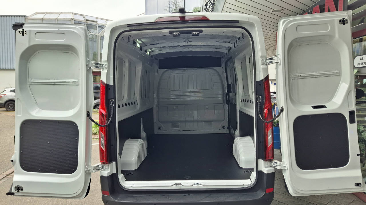 MAXUS Deliver 9 Kaw. L3H2 2.0 TD Comfort-image-5
