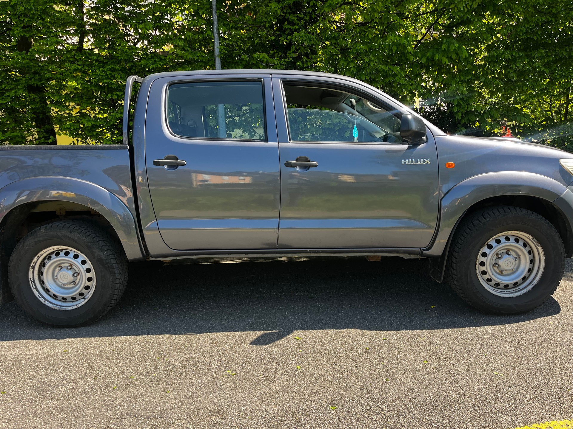 TOYOTA Hilux 2.5D 4WD Double Cab Luna-image-2