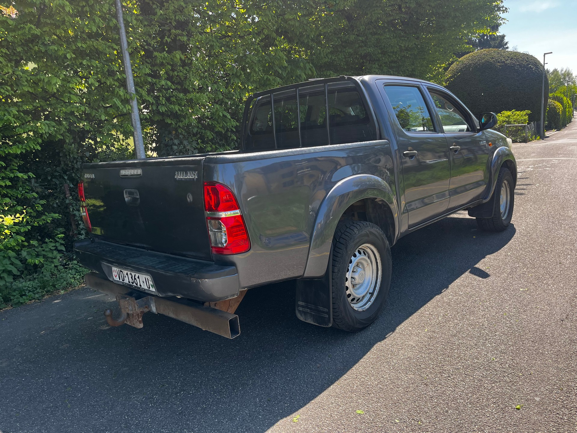 TOYOTA Hilux 2.5D 4WD Double Cab Luna-image-6