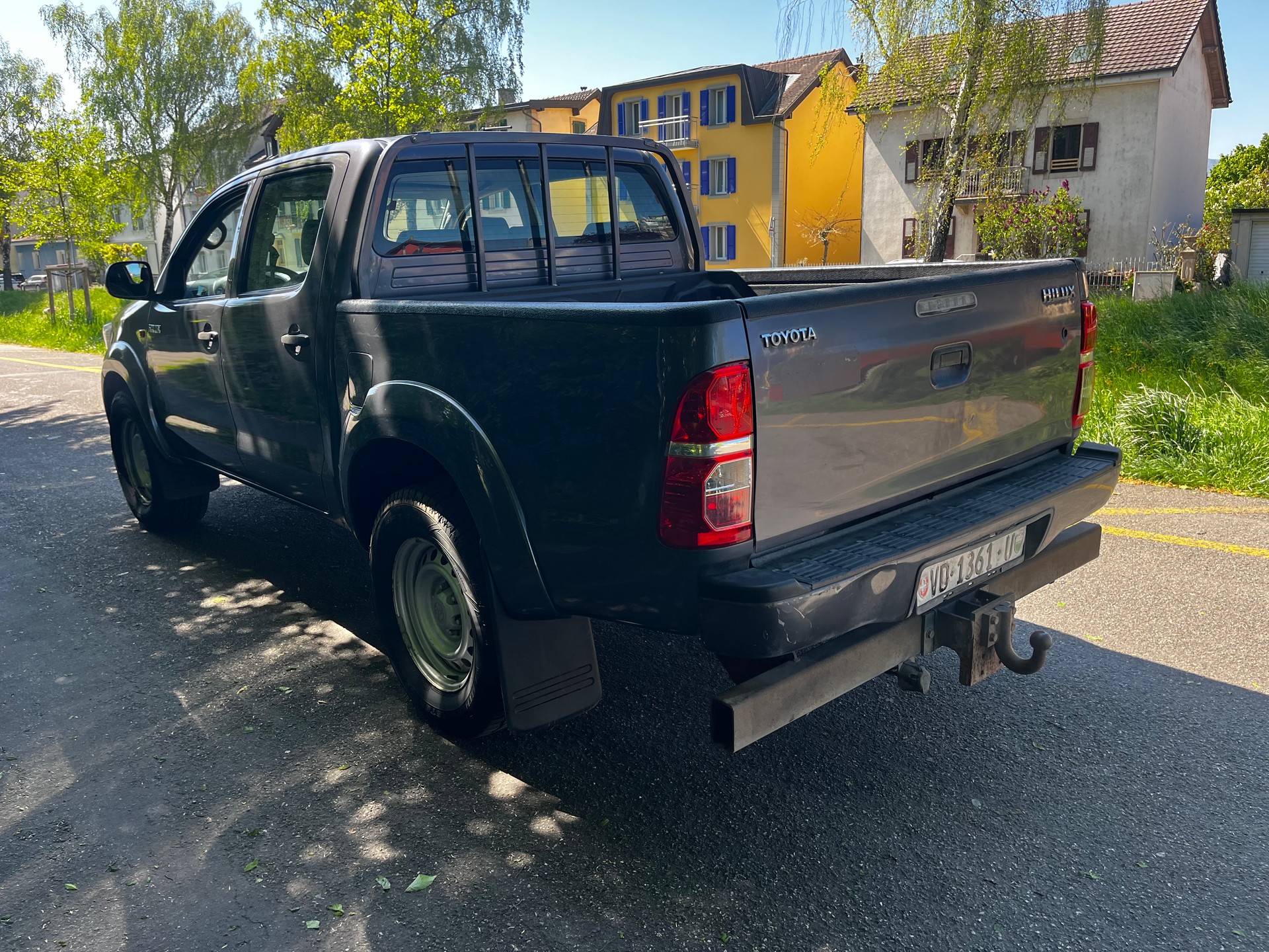 TOYOTA Hilux 2.5D 4WD Double Cab Luna-image-4