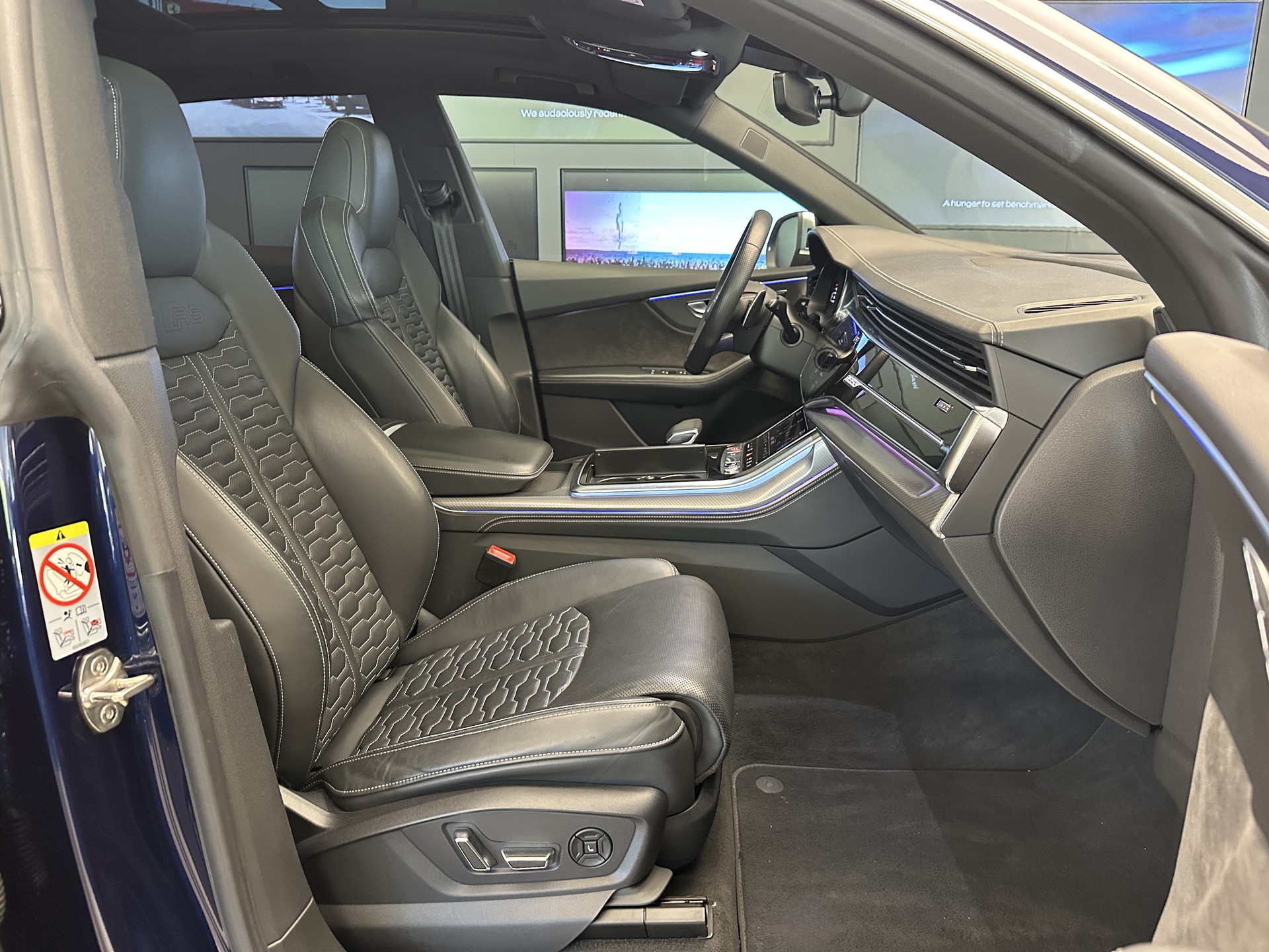 AUDI RSQ8 quattro tiptronic-image-8