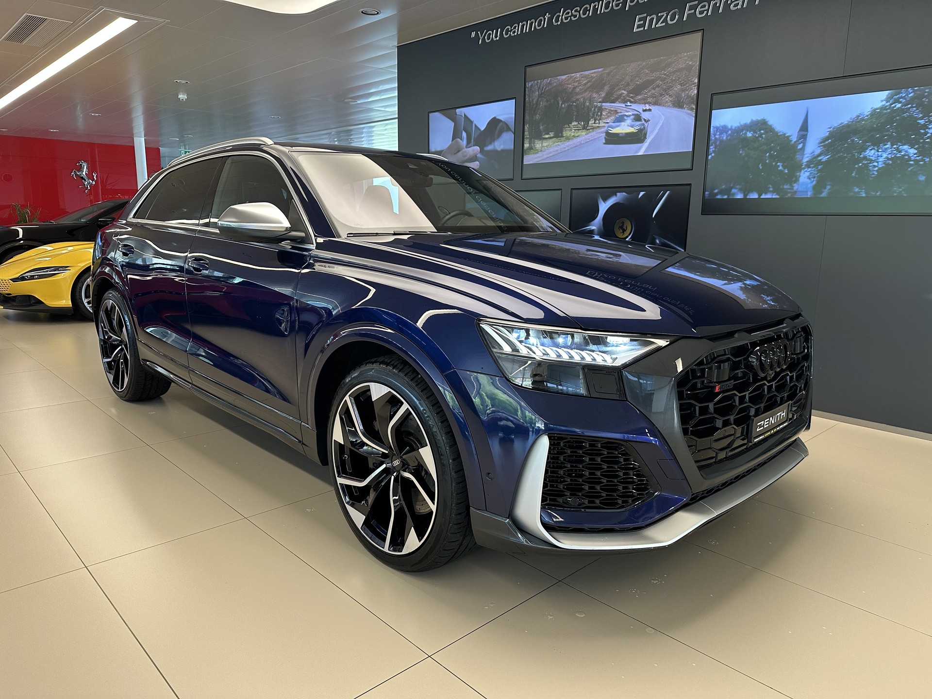 AUDI RSQ8 quattro tiptronic-image-2