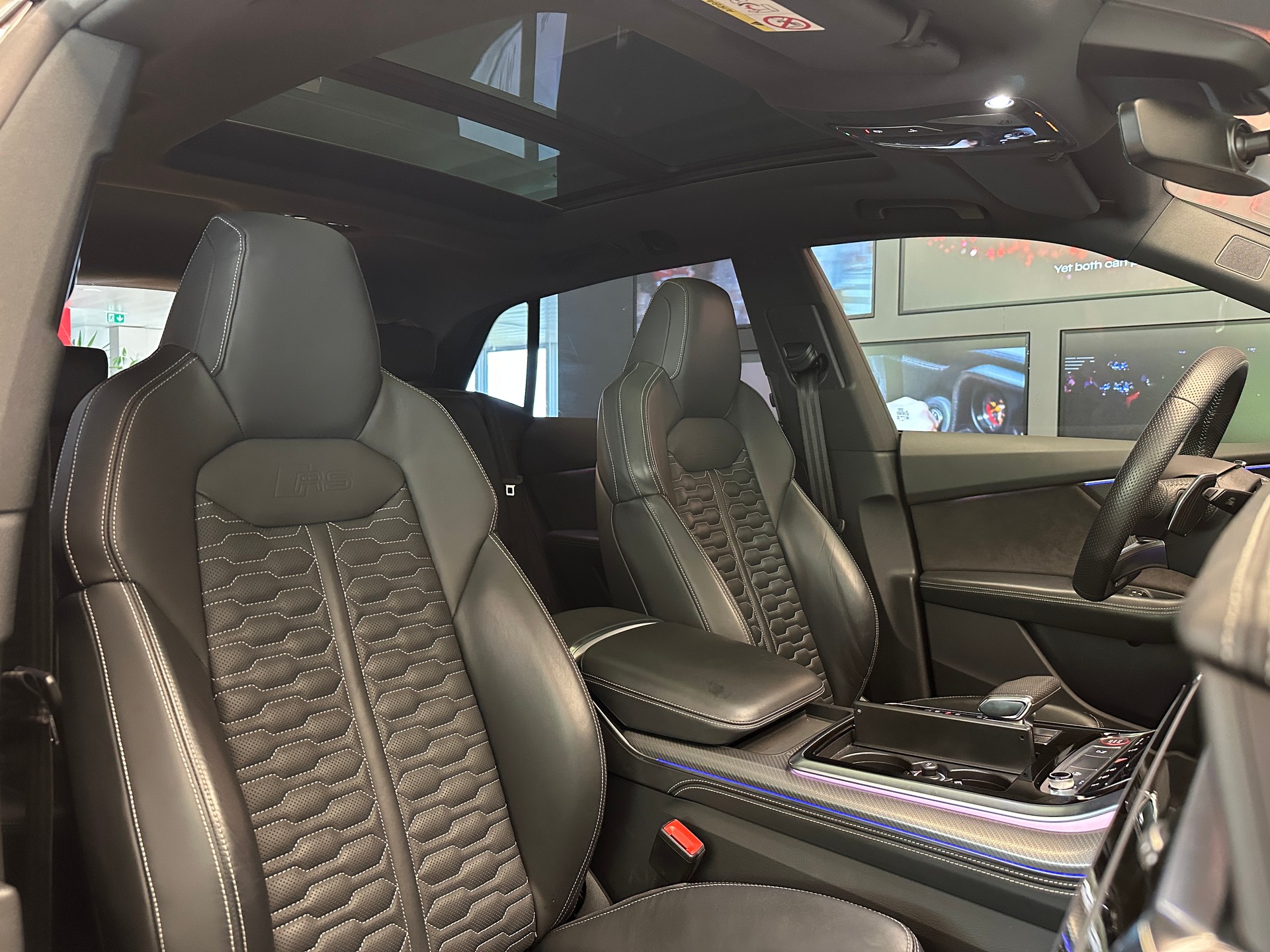 AUDI RSQ8 quattro tiptronic-image-9