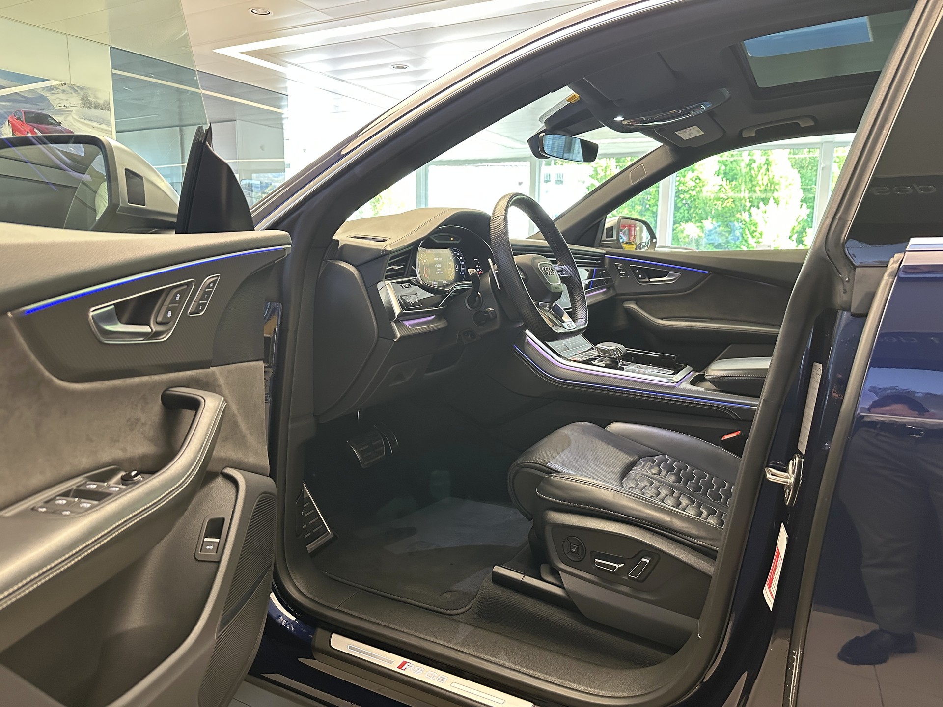 AUDI RSQ8 quattro tiptronic-image-11
