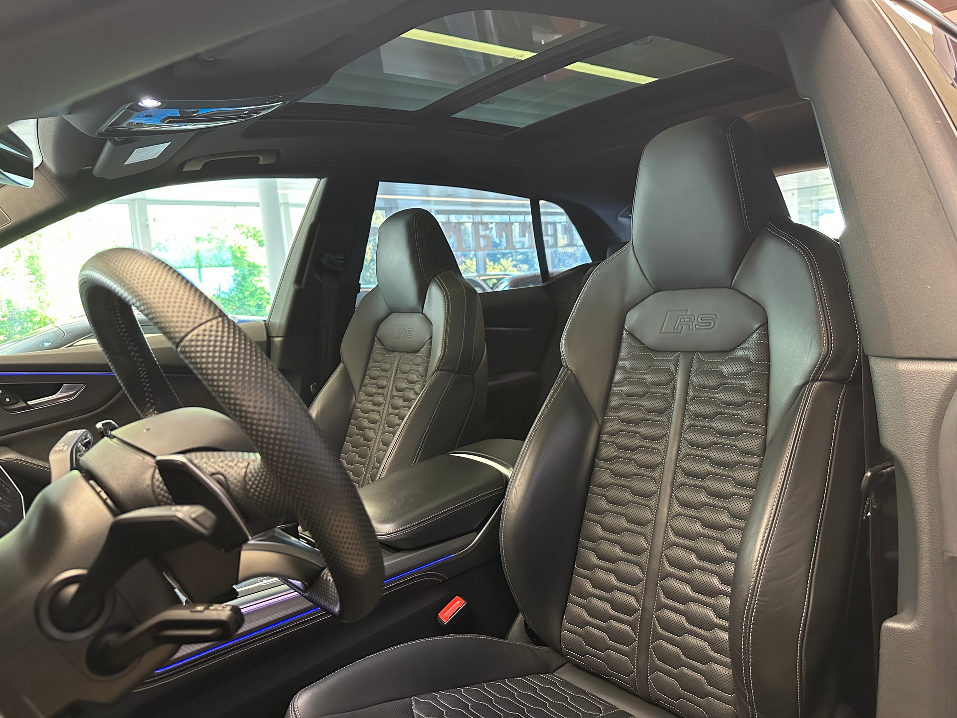 AUDI RSQ8 quattro tiptronic-image-13