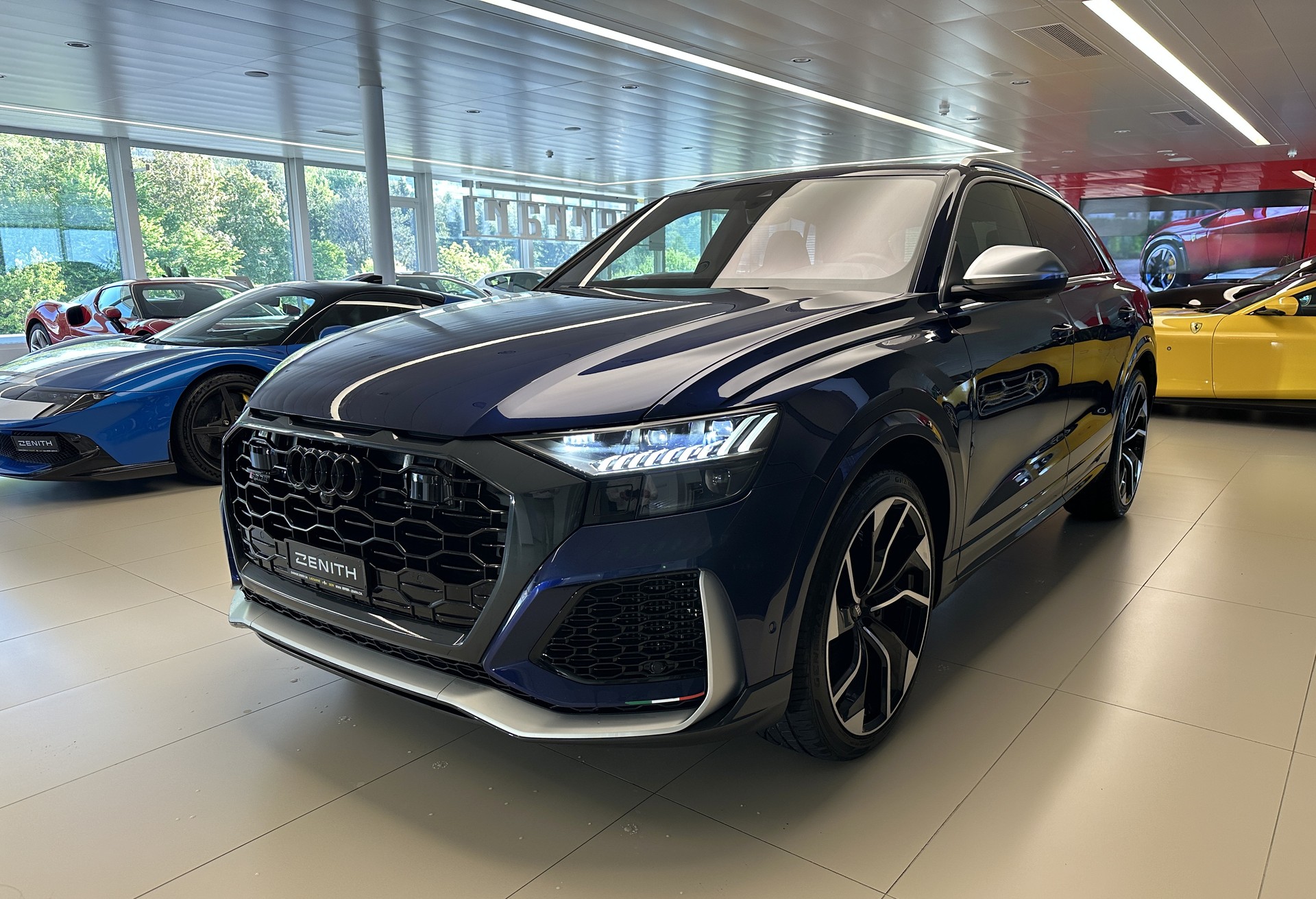 AUDI RSQ8 quattro tiptronic-image-0