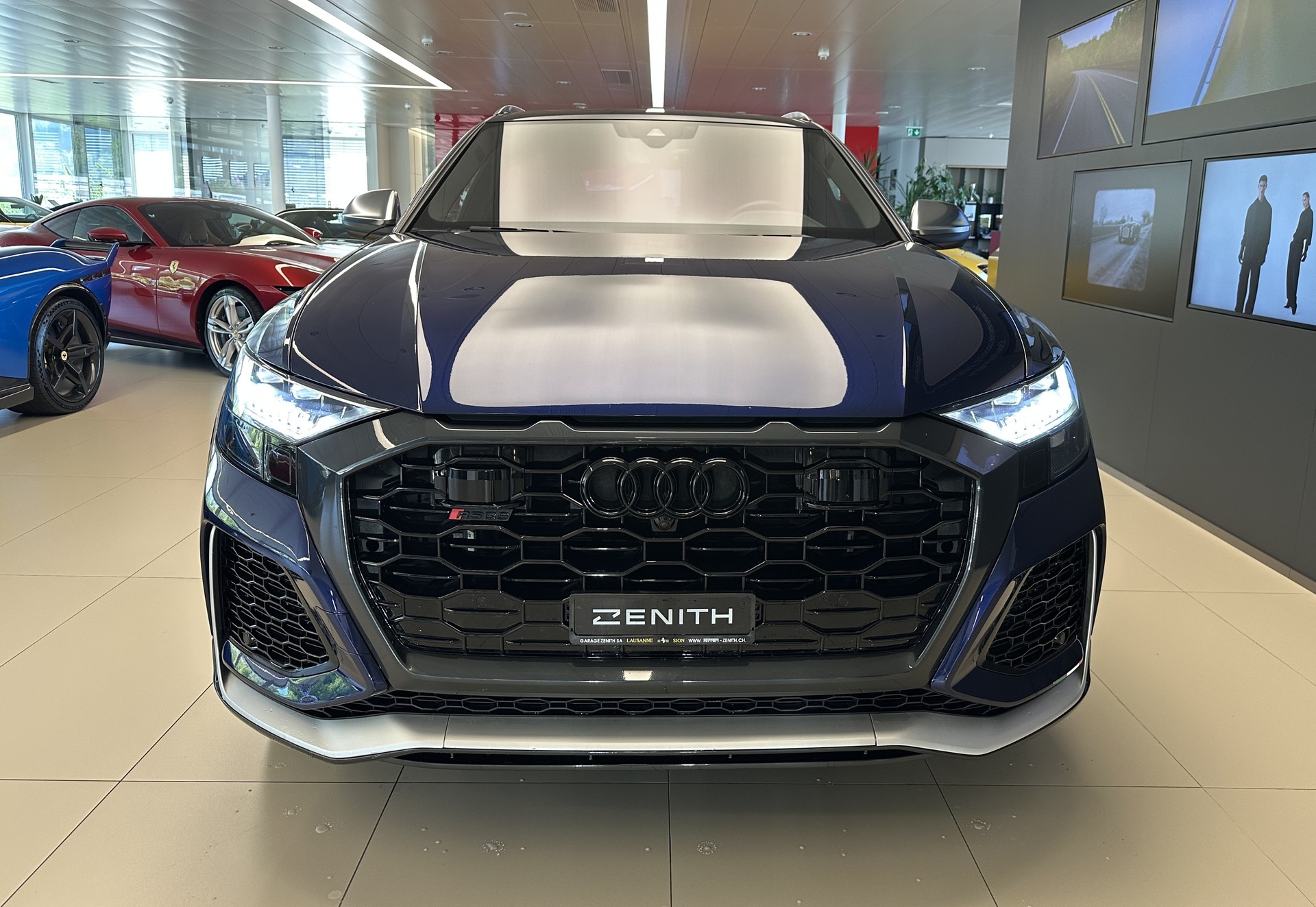 AUDI RSQ8 quattro tiptronic-image-1