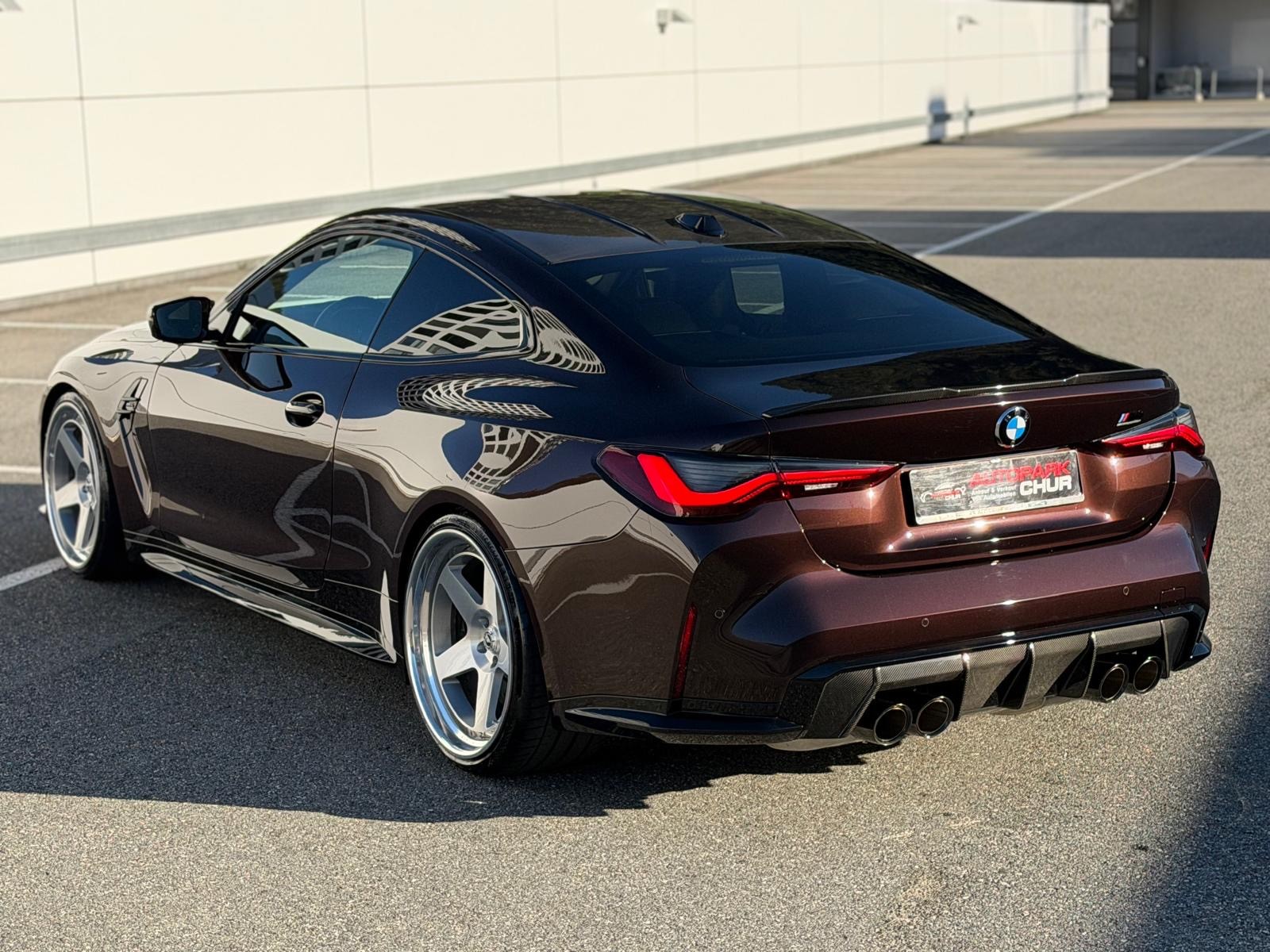 BMW M4 Coupé Competition Individual Macadamia Braun Werksgarantie bis 01.2029-image-2