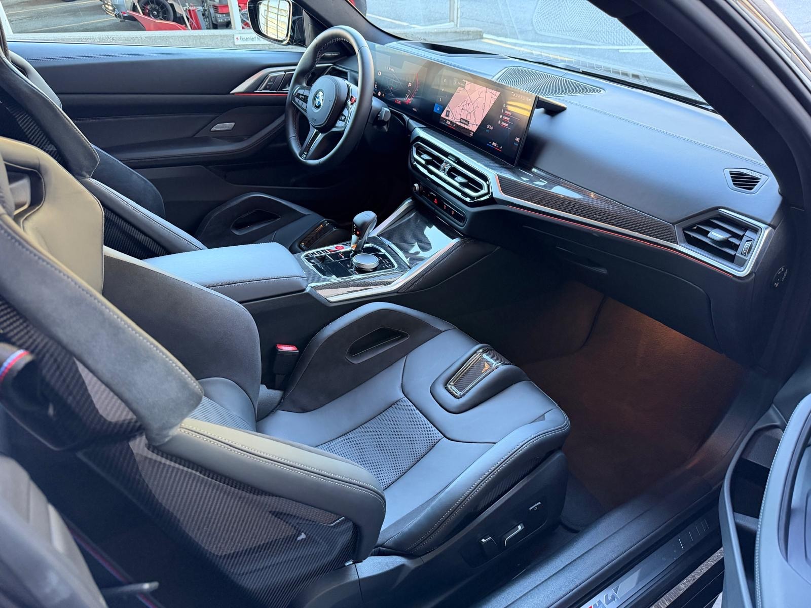 BMW M4 Coupé Competition Individual Macadamia Braun Werksgarantie bis 01.2029-image-11