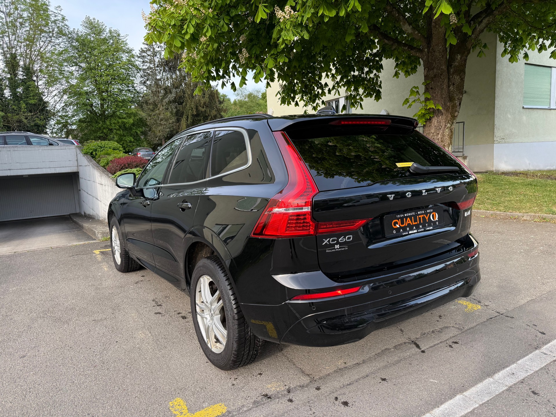VOLVO XC60 B4 Diesel Mild Hybrid AWD Core Geartronic-image-2