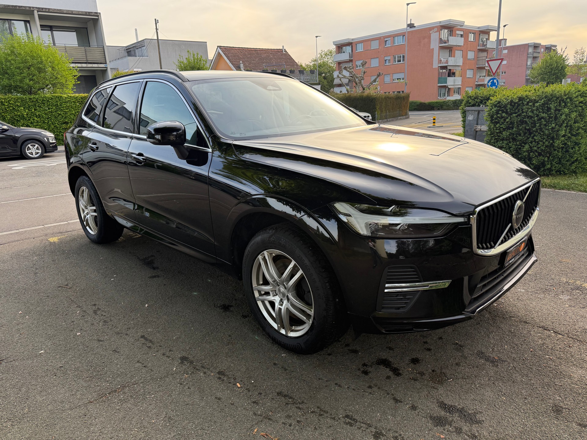 VOLVO XC60 B4 Diesel Mild Hybrid AWD Core Geartronic-image-1