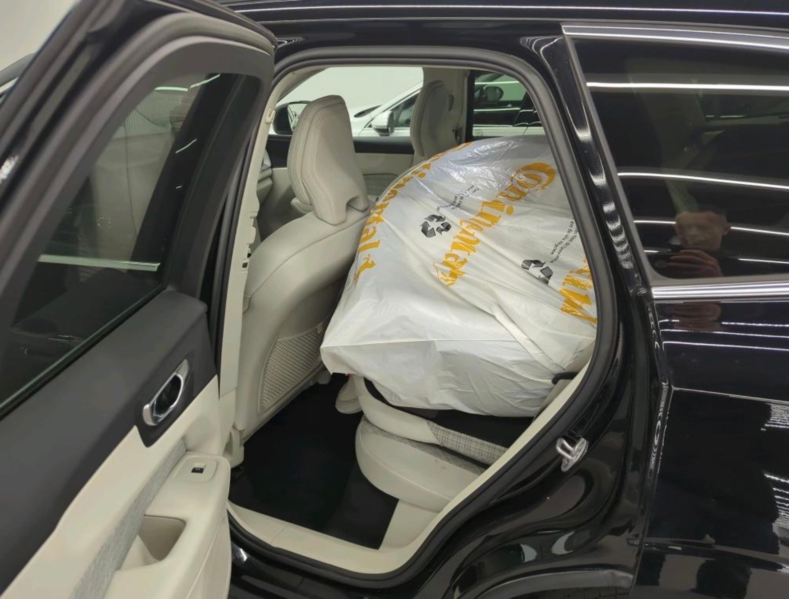 VOLVO XC60 B4 Diesel Mild Hybrid AWD Core Geartronic-image-11