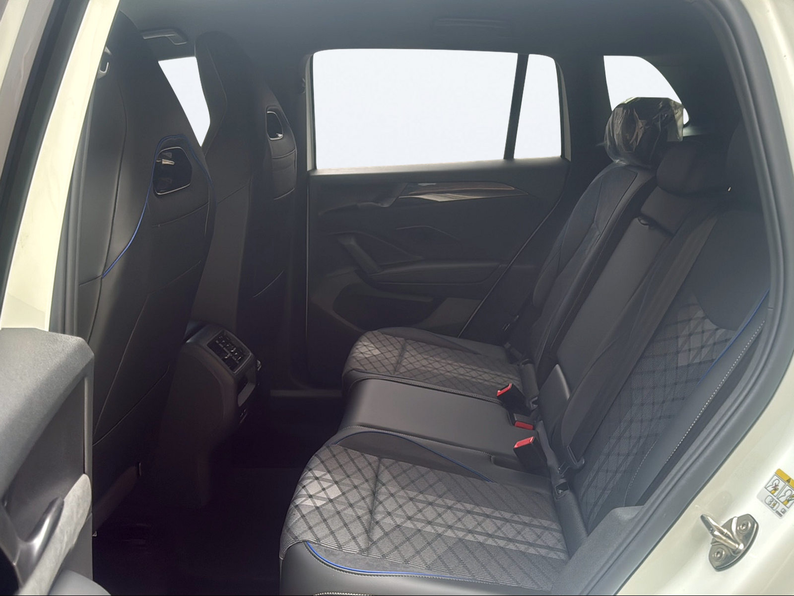 VW Tiguan 2.0 TSI DSG R-Line United 4Motion-image-13