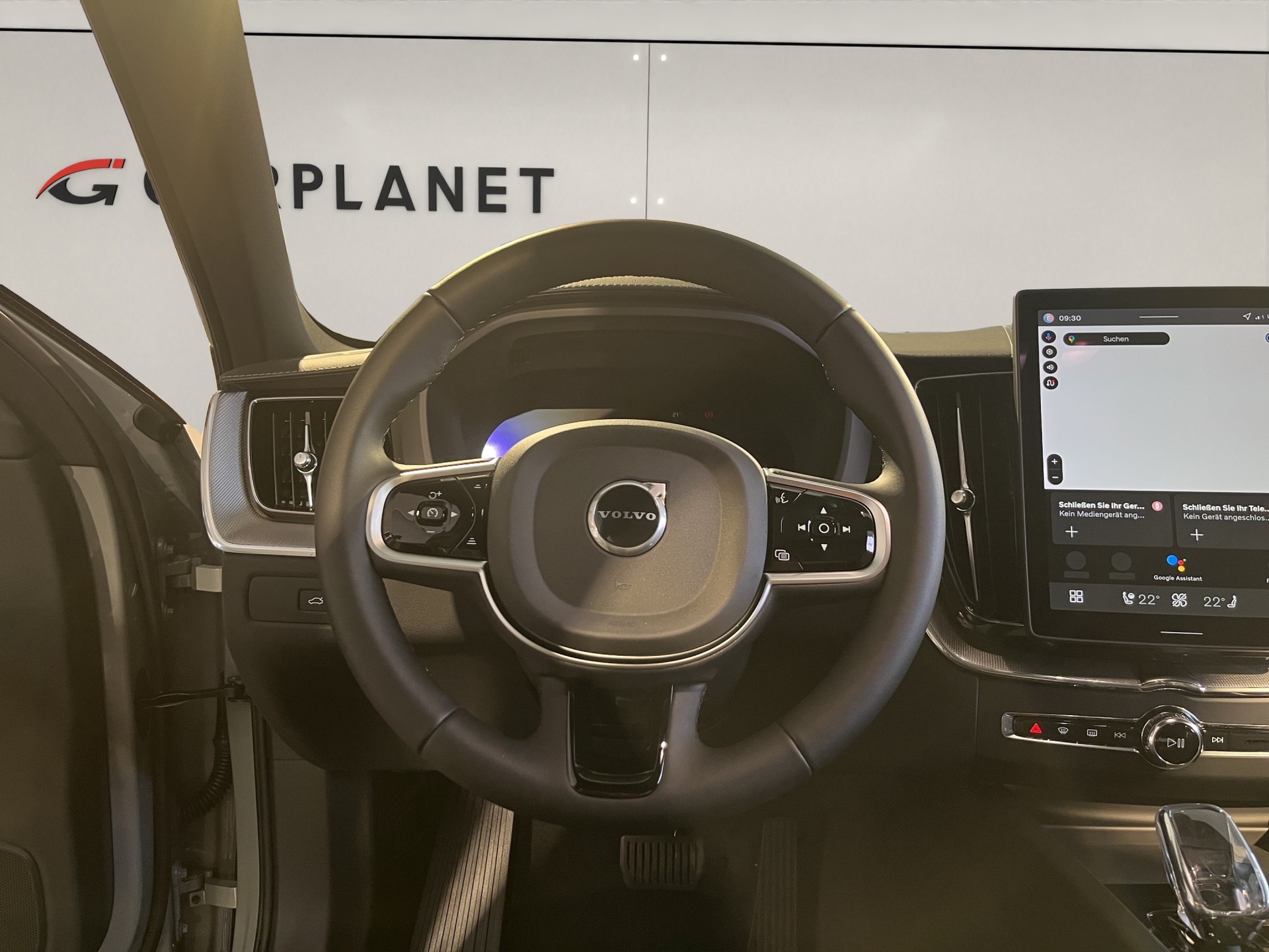 VOLVO XC60 2.0 T6 TE Black Edition eAWD-image-9