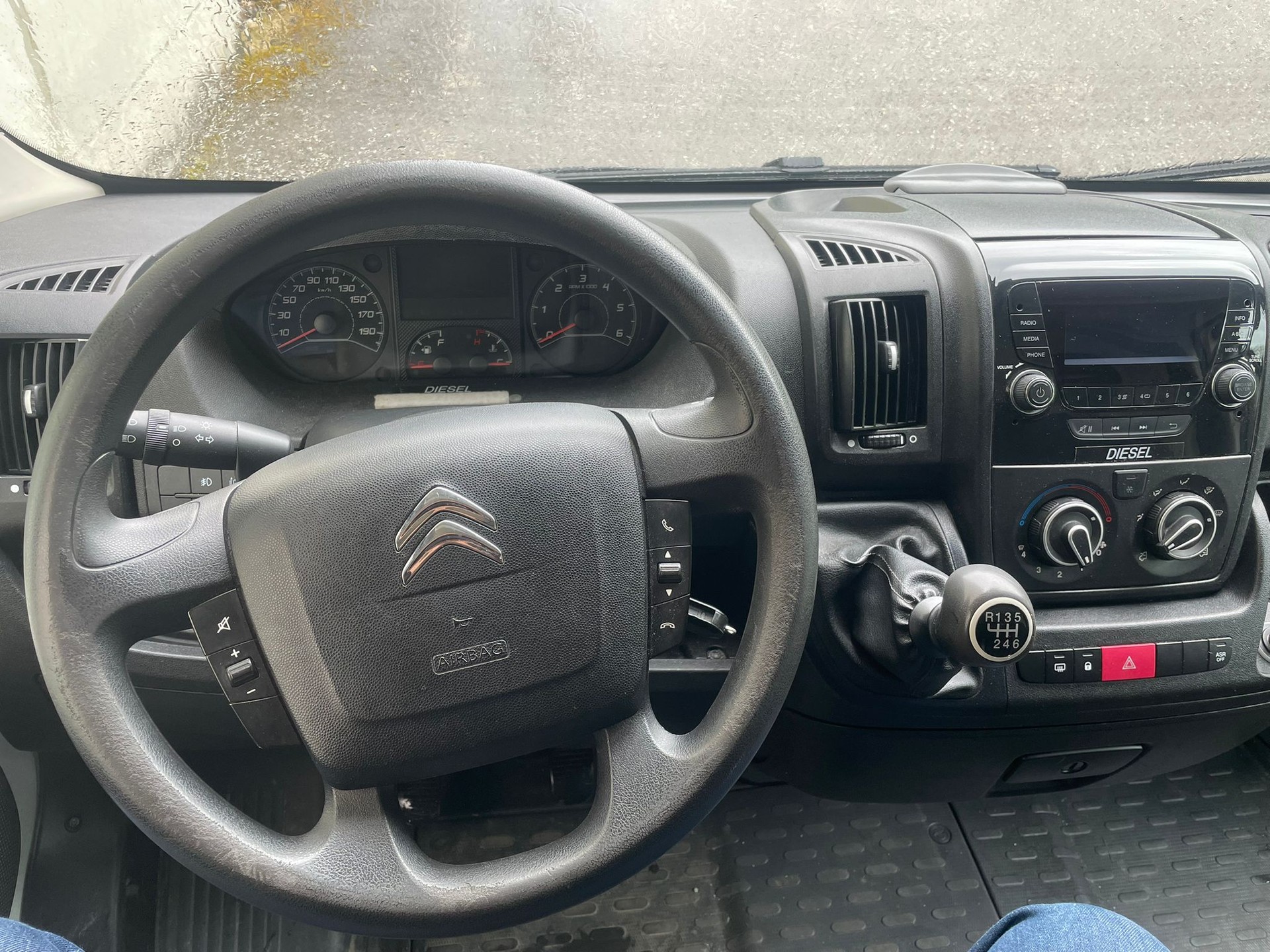 CITROEN Jumper 30 2.0 BlueHDi 130 Confort L2H2-image-9