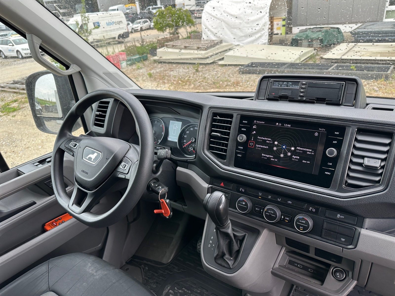MAN TGE 3.180 Koffer / Hebebühne / AHK-image-10