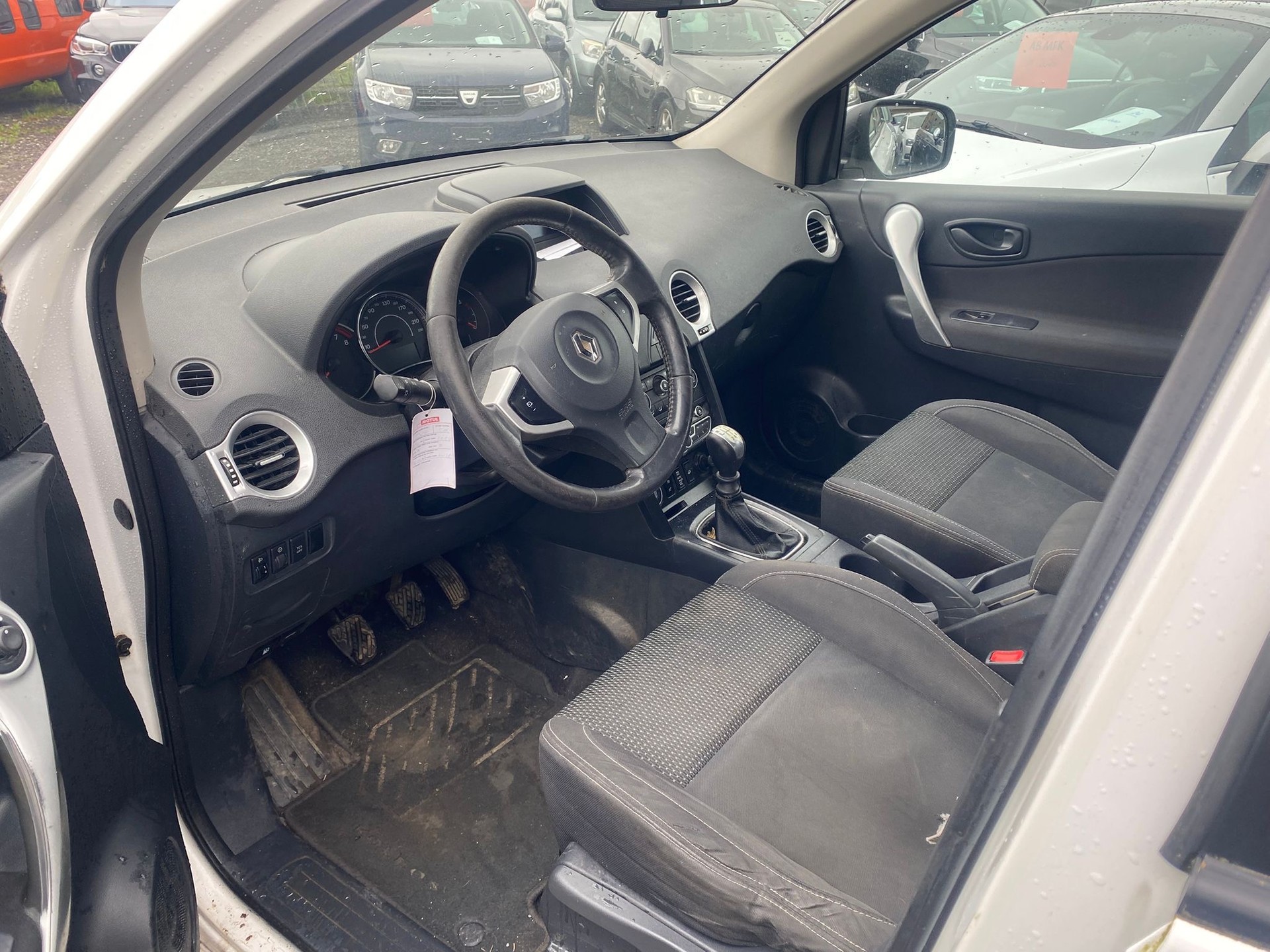 RENAULT Koleos 2.5 Dynamique 4x4-image-9