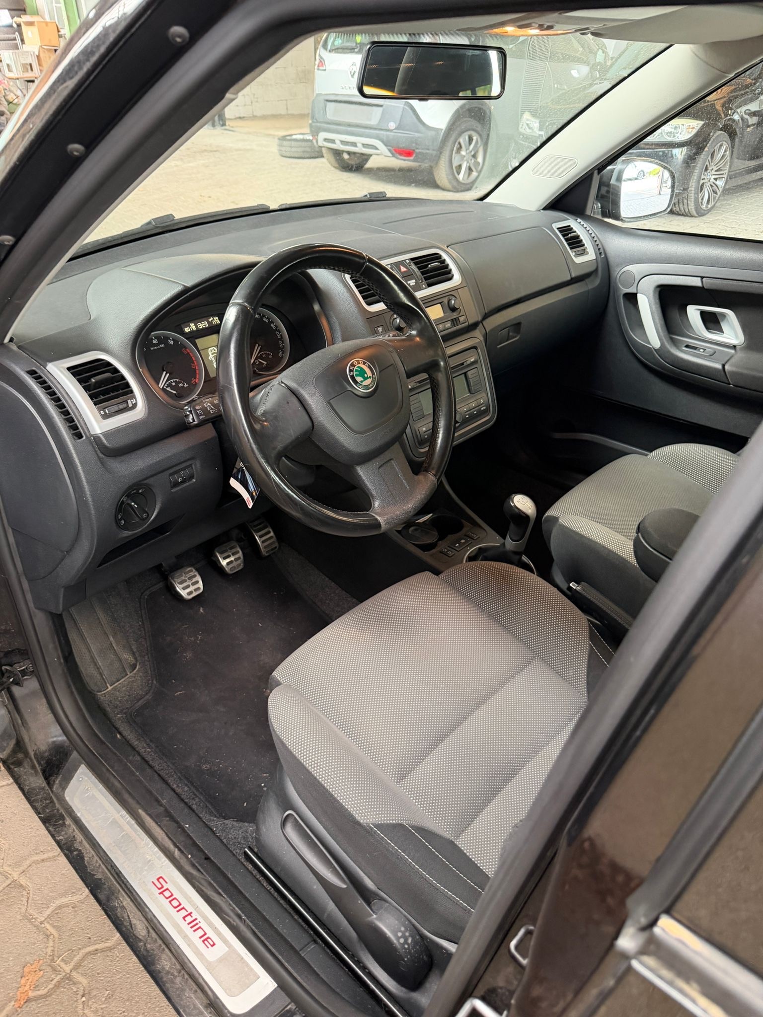 SKODA Fabia 1.6 Ambiente-image-2