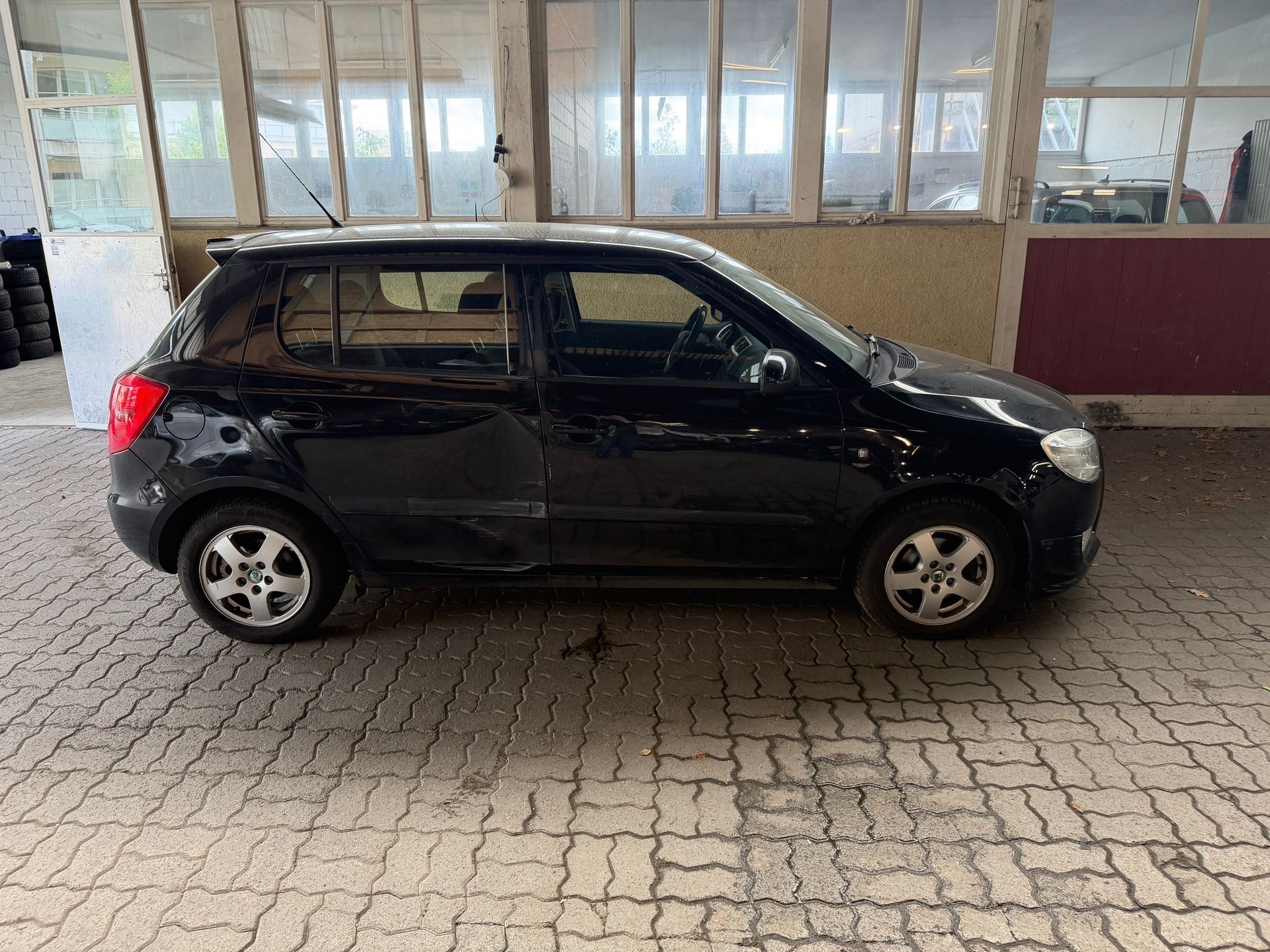SKODA Fabia 1.6 Ambiente-image-1