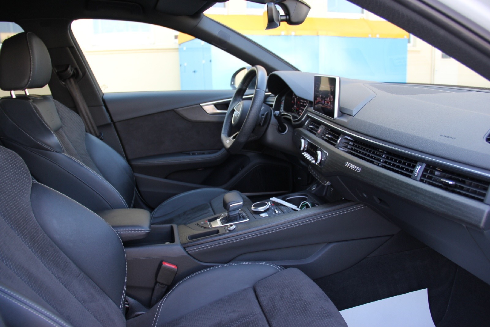 AUDI A4 Avant 40 TDI Sport quattro S-tronic-image-13