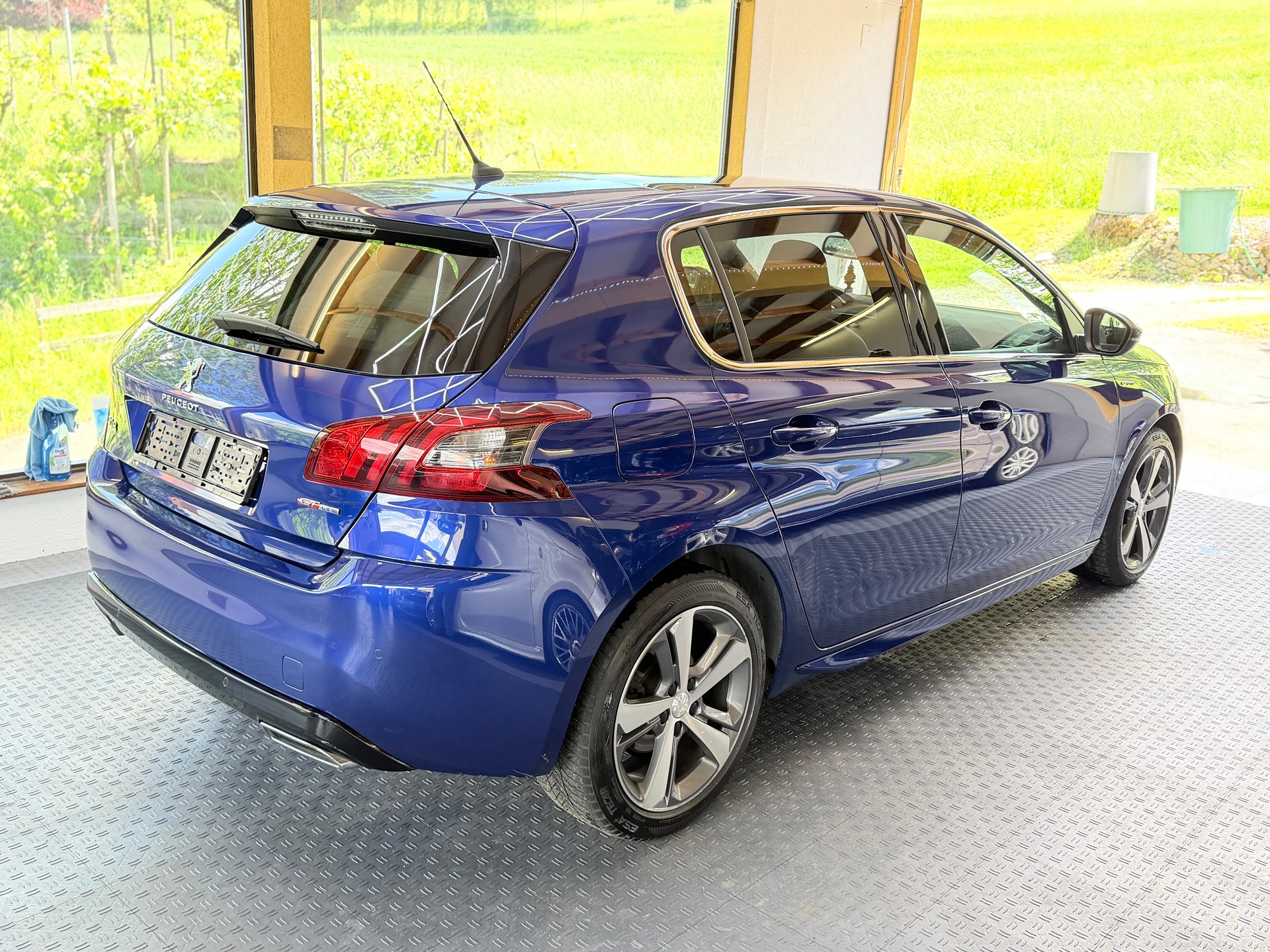 PEUGEOT 308 1.2 Pure Tech GT Line EAT8-image-3