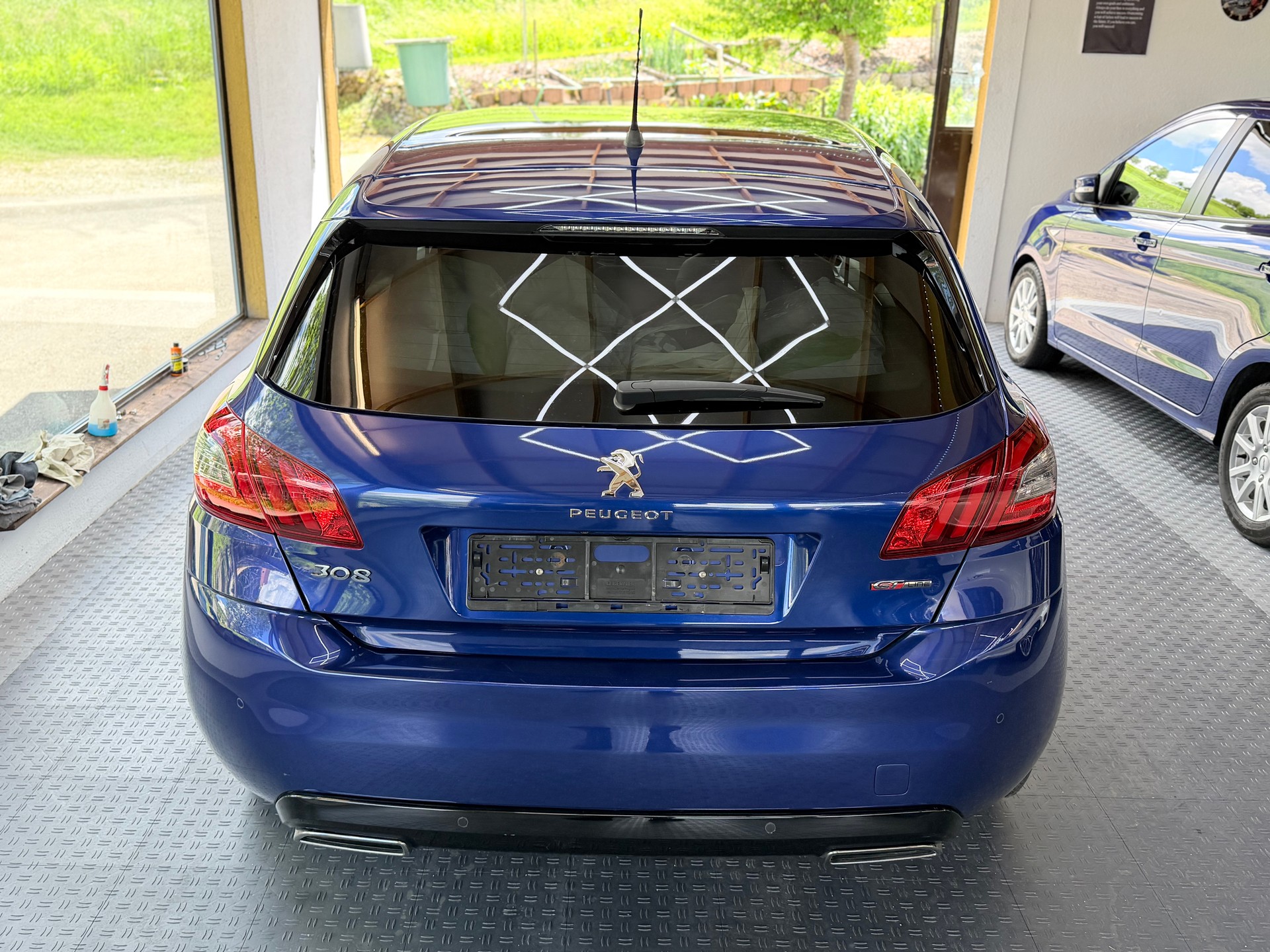 PEUGEOT 308 1.2 Pure Tech GT Line EAT8-image-4