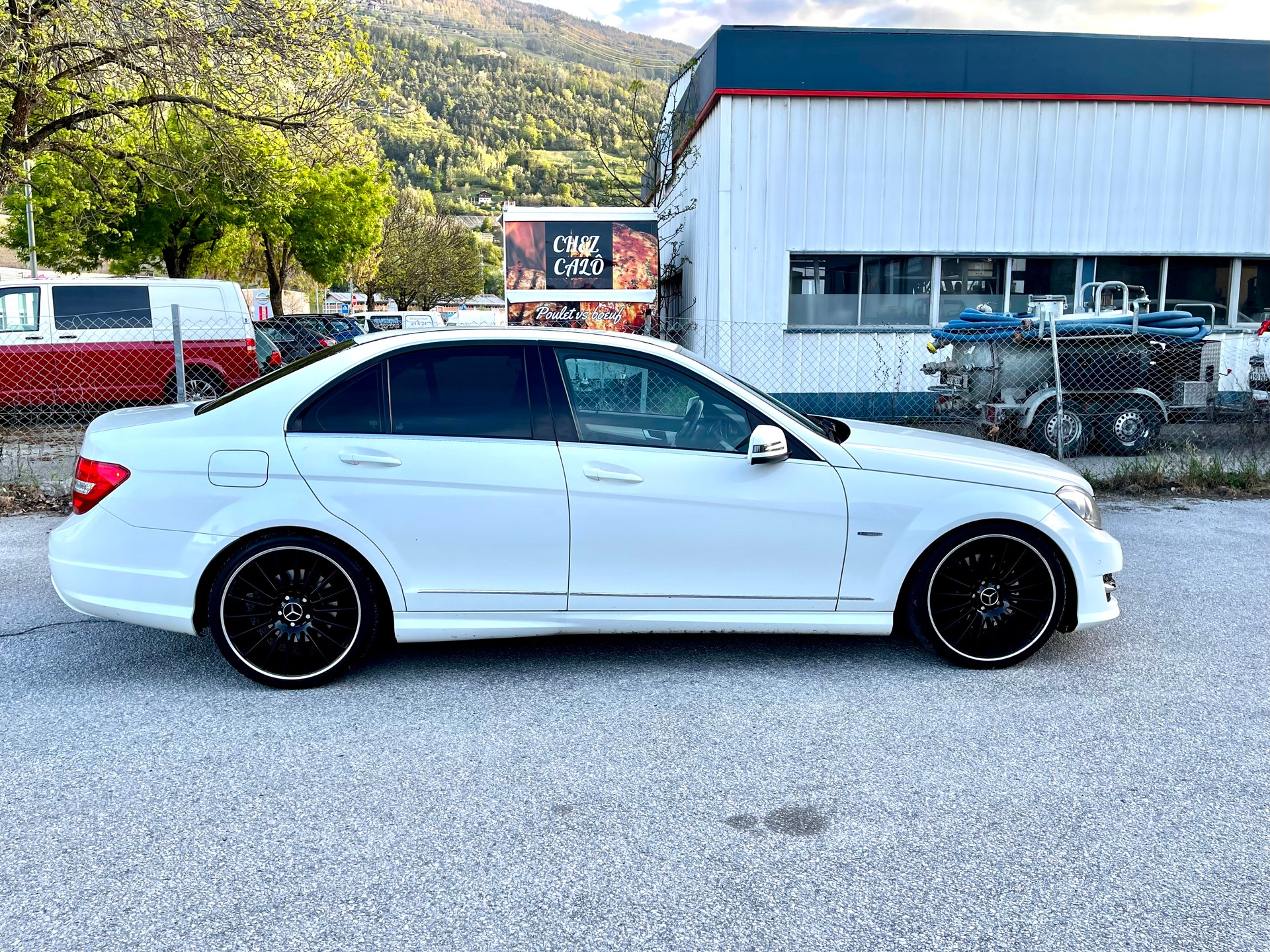 MERCEDES-BENZ C 250 CDI Elégance 4Matic 7G-Tronic-image-22