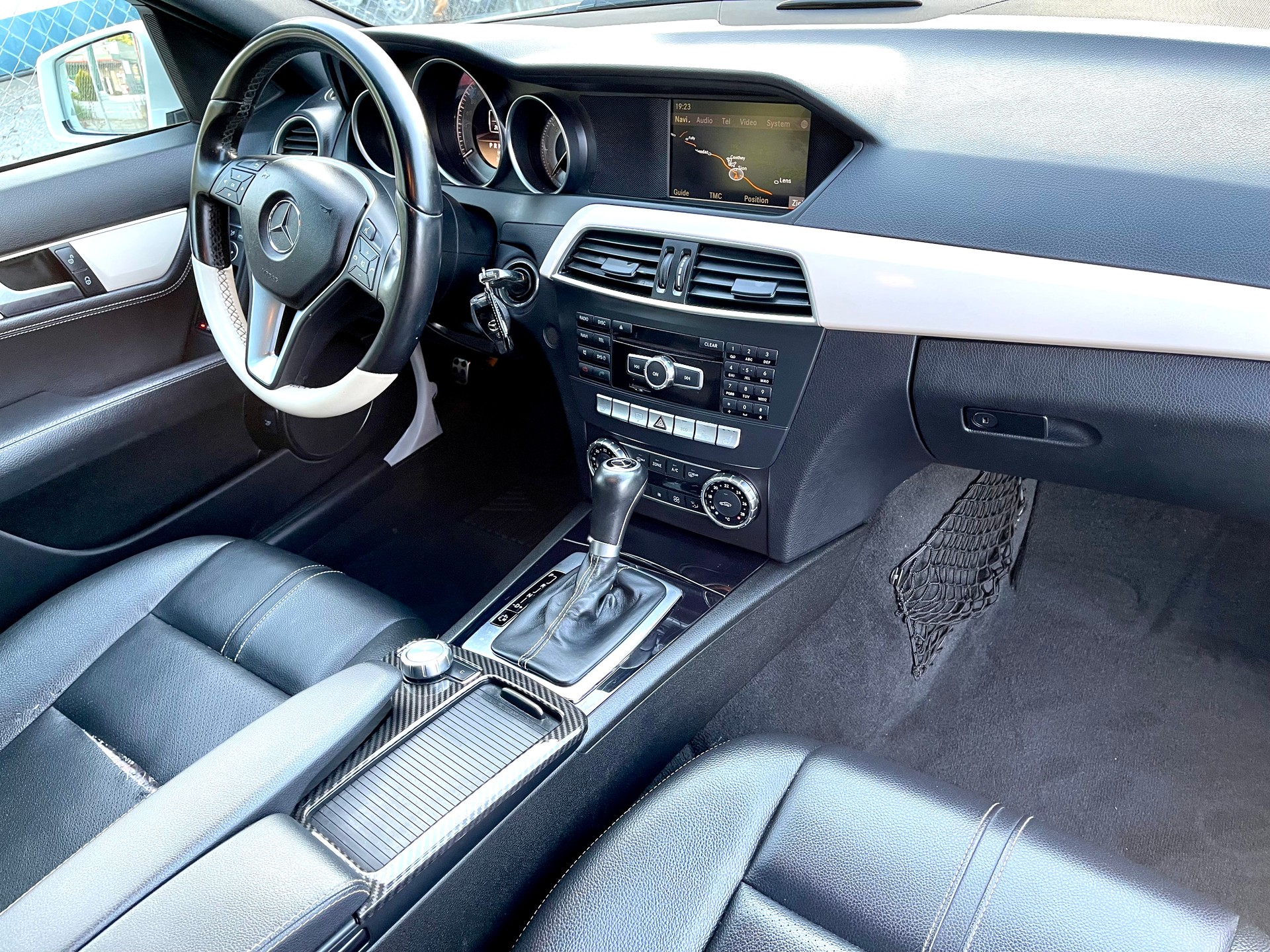 MERCEDES-BENZ C 250 CDI Elégance 4Matic 7G-Tronic-image-16