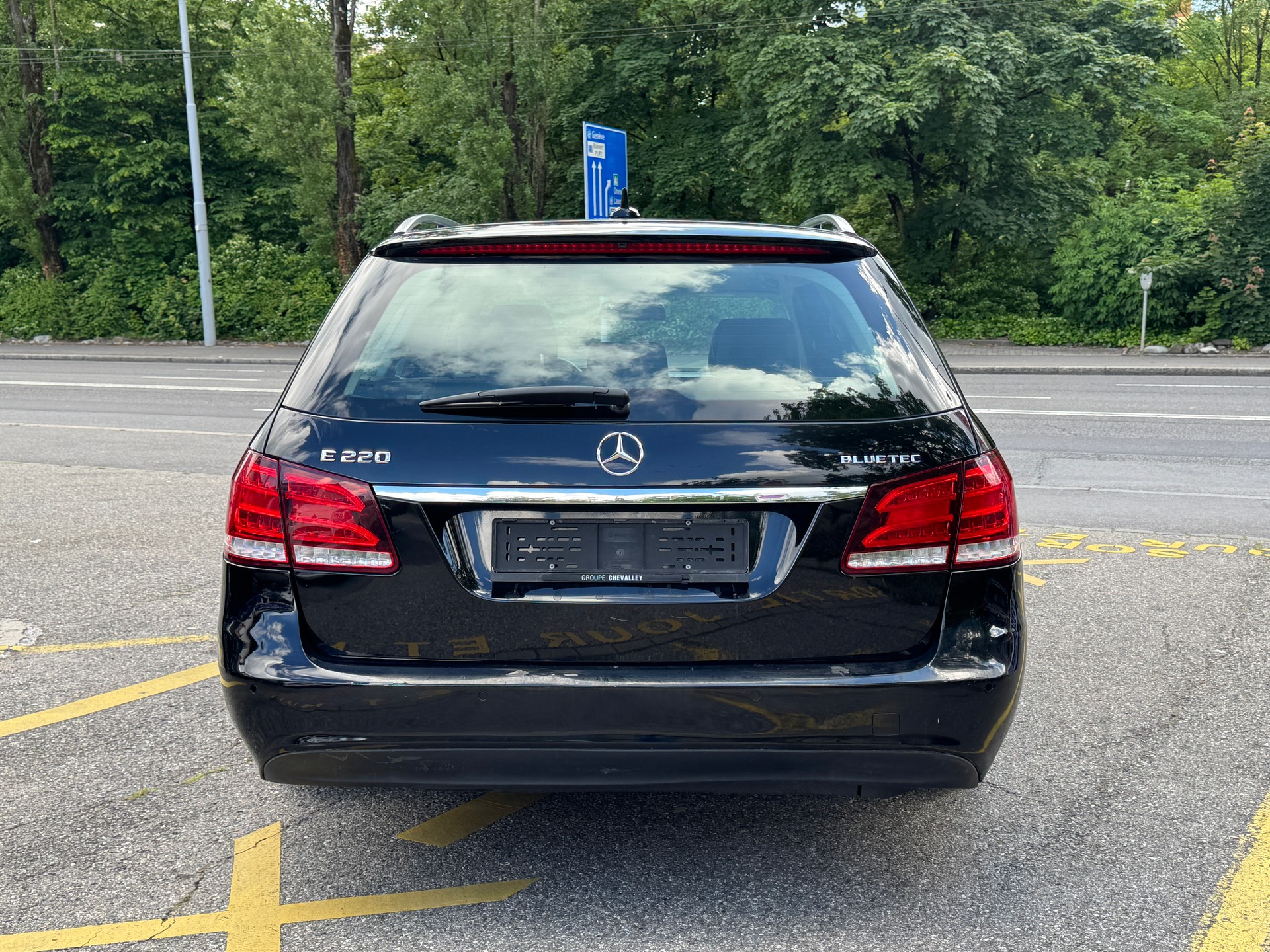 MERCEDES-BENZ E 220 BlueTEC-image-3