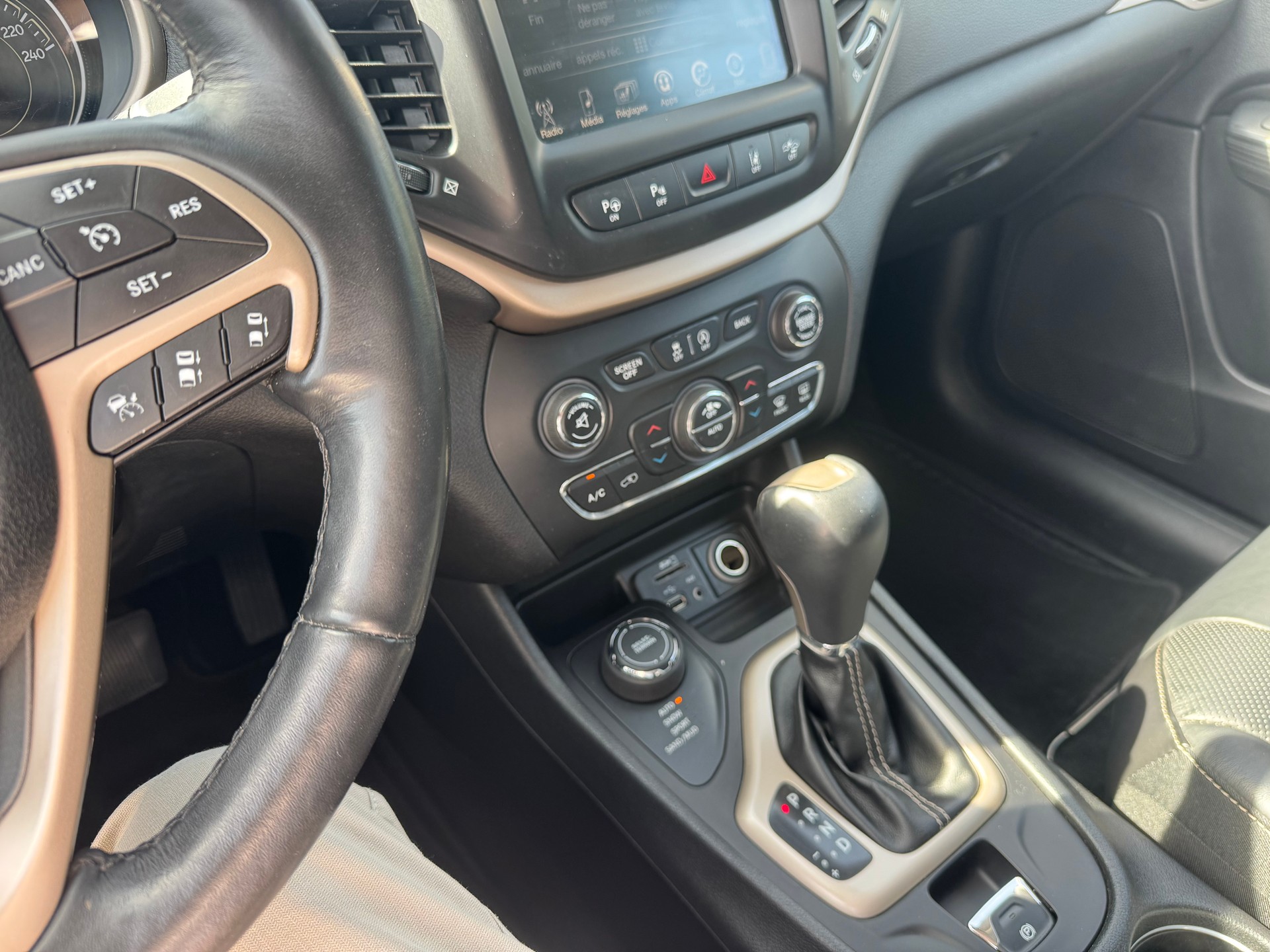 JEEP Cherokee 2.2TD Limited AWD 9ATX-image-15