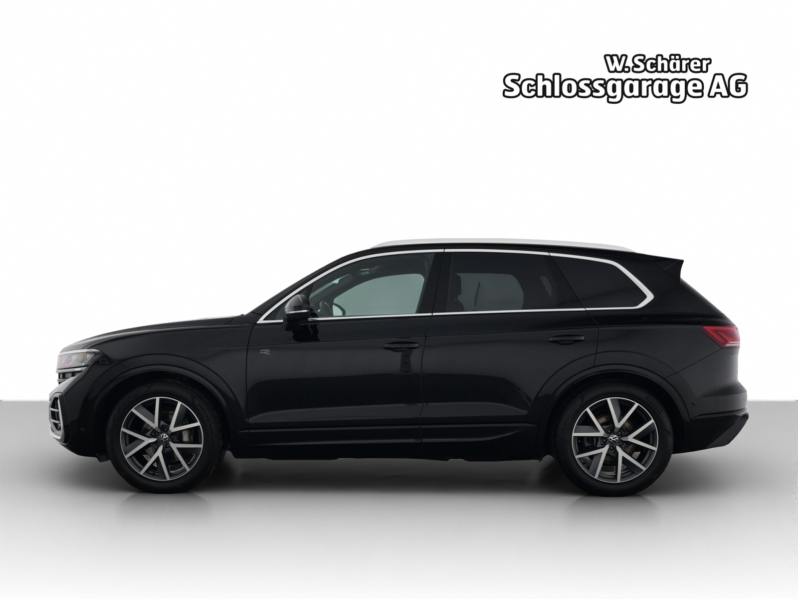 VW Touareg 3.0 TDI R-Line Tiptronic-image-1