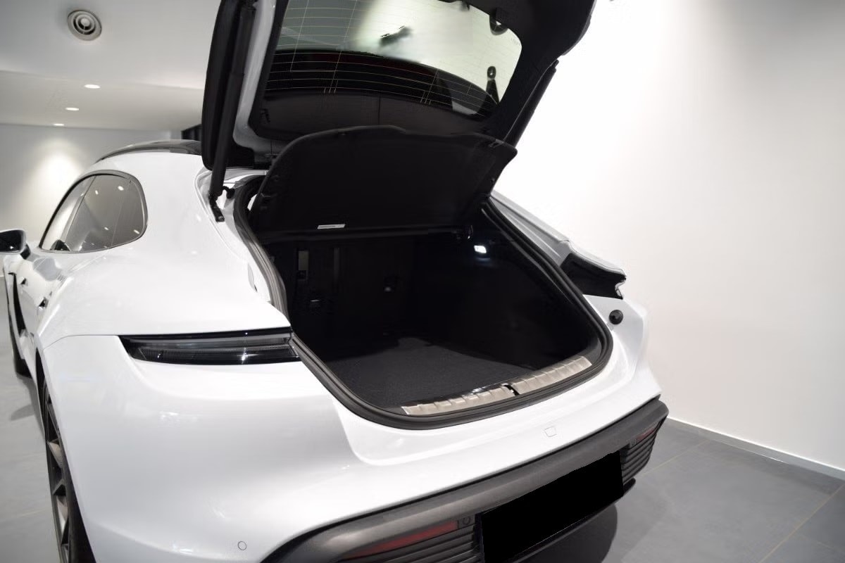 PORSCHE Taycan Sport Turismo 104kWh-image-3