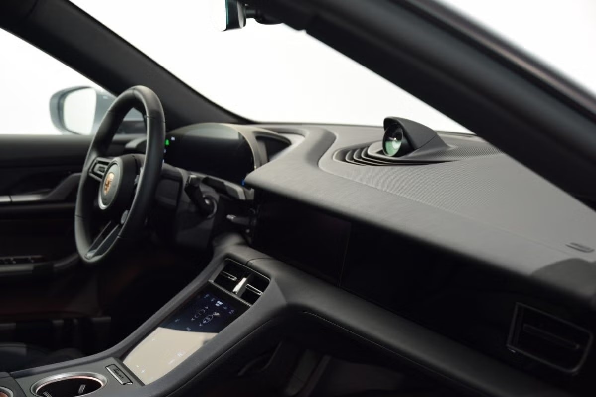 PORSCHE Taycan Sport Turismo 104kWh-image-5