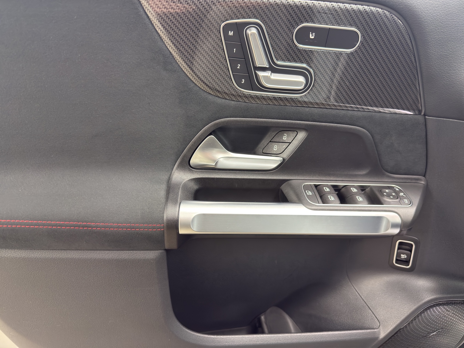 MERCEDES-BENZ GLB AMG 35 4M 8G-Tronic-image-12