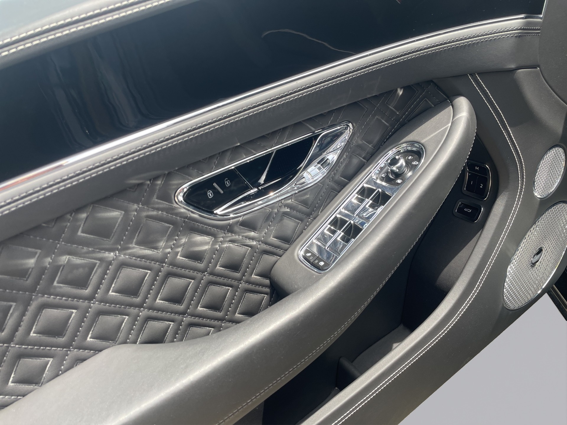 BENTLEY Continental GT 4.0 V8 "100 Years Edition"-image-12