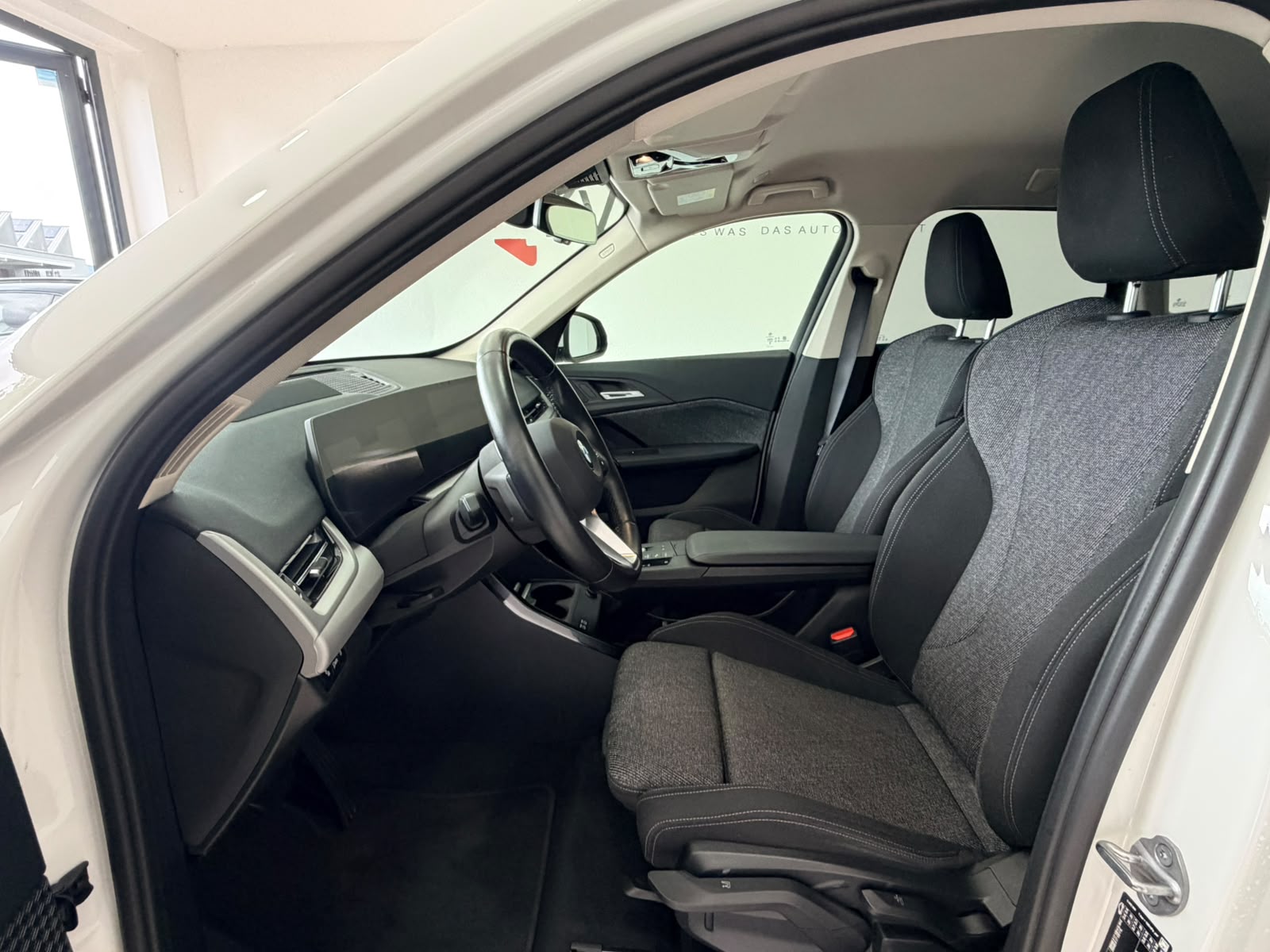 BMW X1 xDrive 20d 48V-image-13
