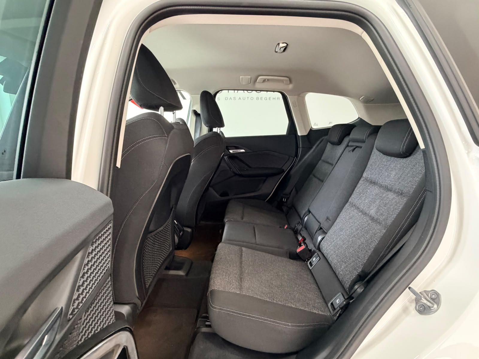 BMW X1 xDrive 20d 48V-image-14