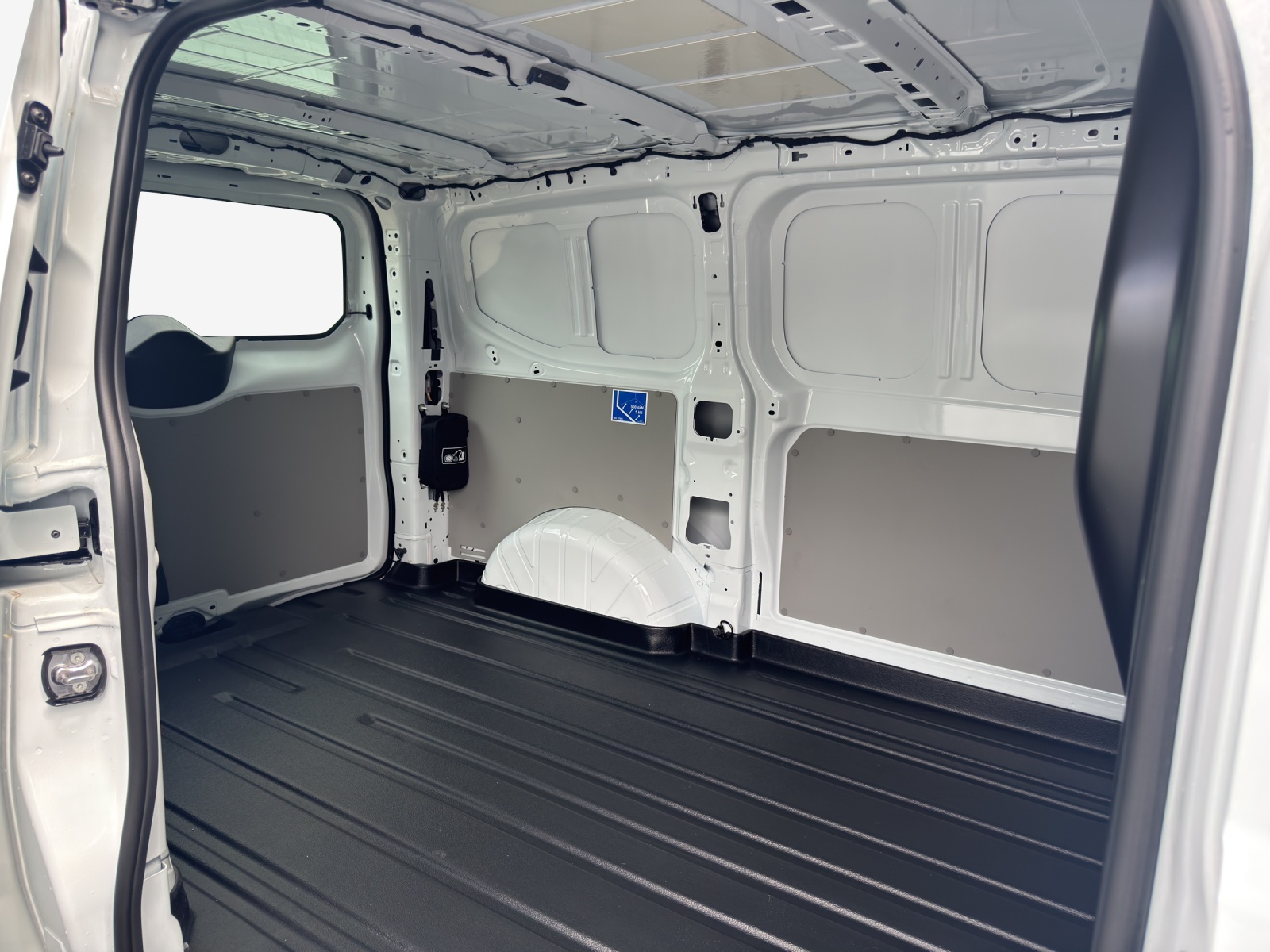 VW e-Transporter 70 kWh-image-10