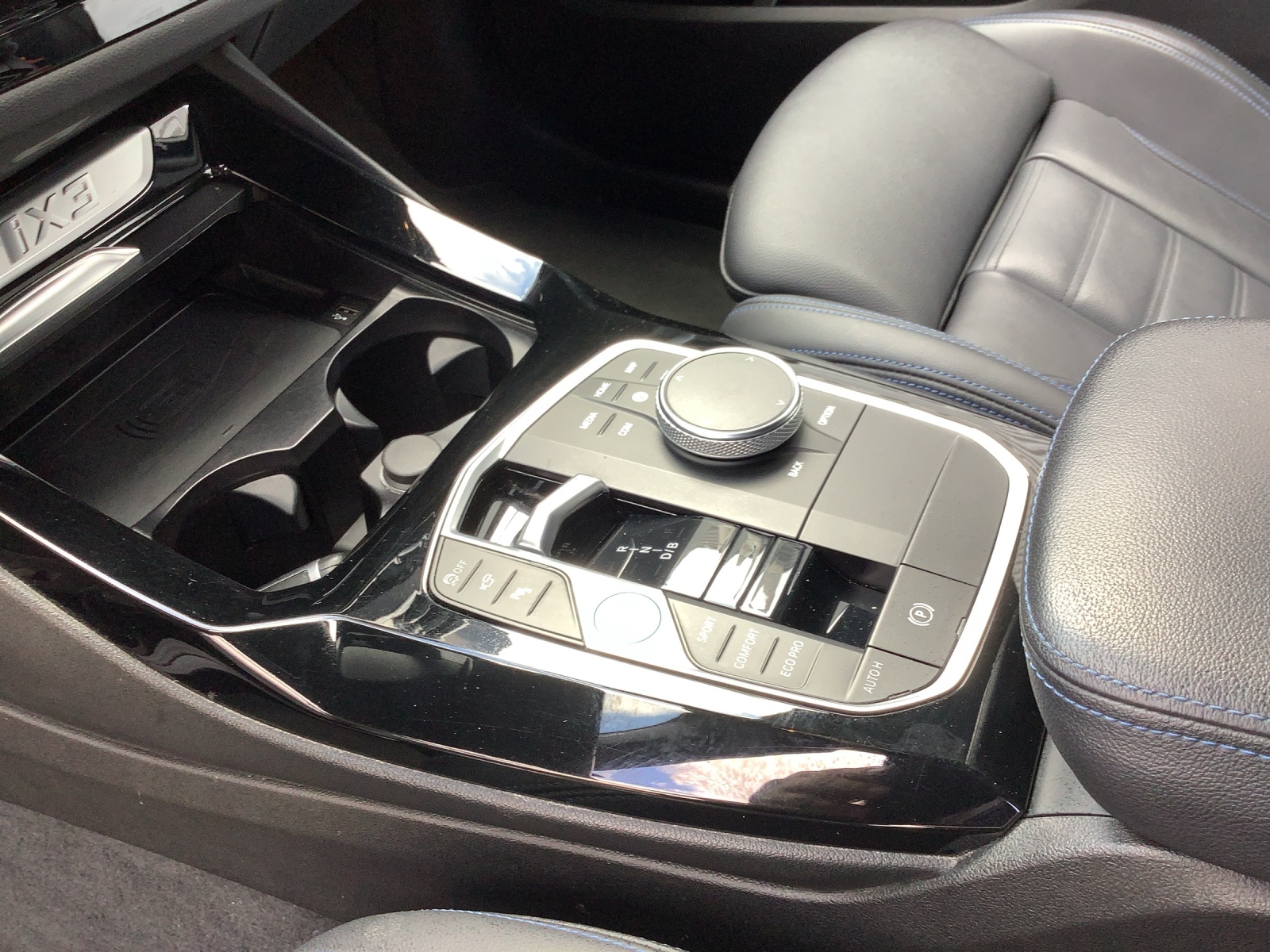 BMW iX3 Impressive-image-21