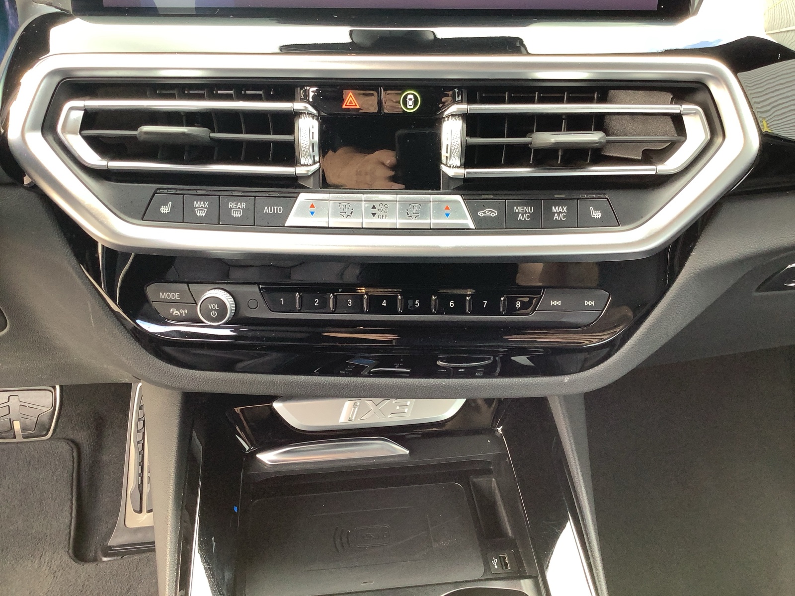 BMW iX3 Impressive-image-16