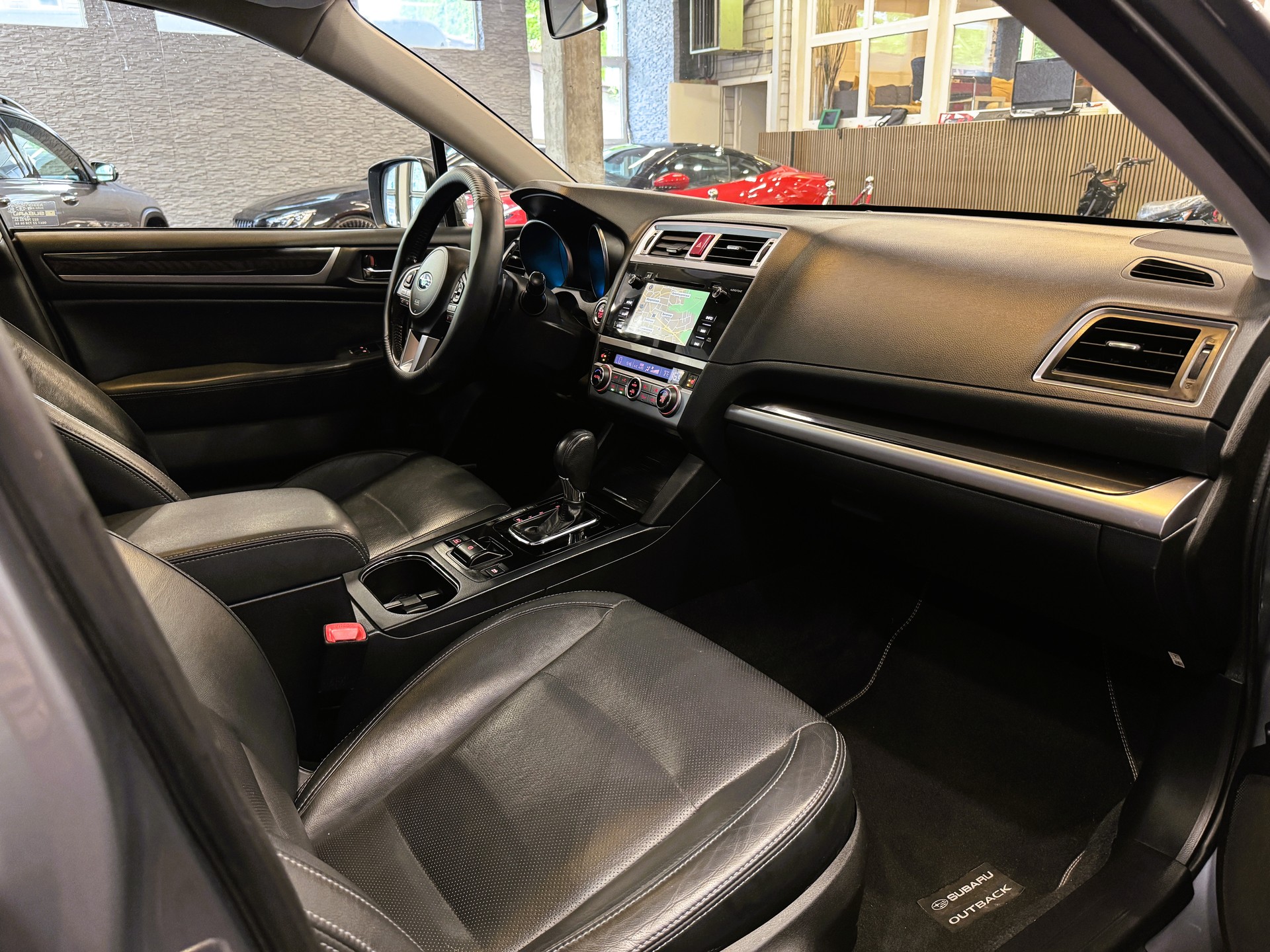 SUBARU Outback 2.5i Luxury AWD Lineartronic-image-19