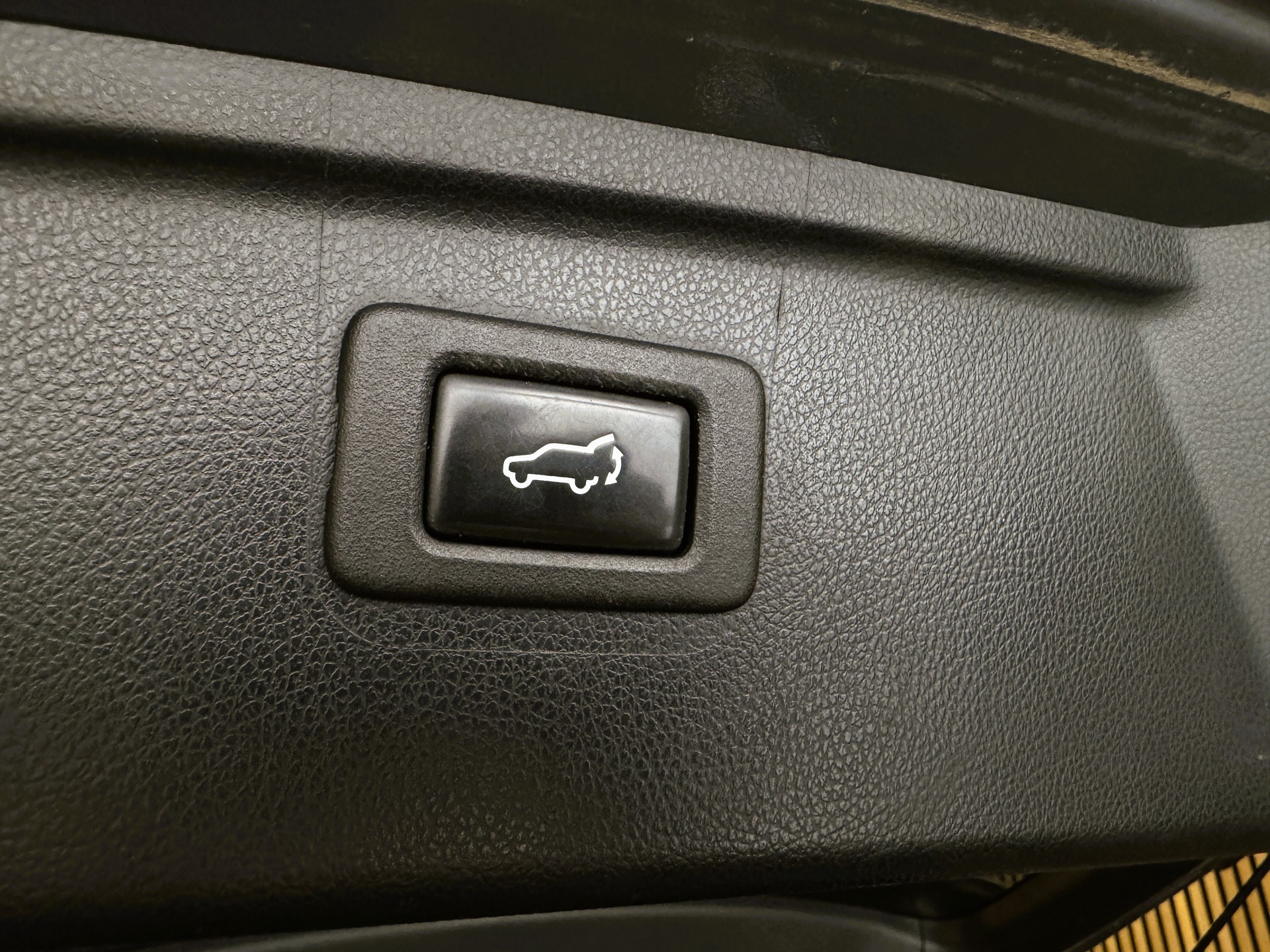 SUBARU Outback 2.5i Luxury AWD Lineartronic-image-6
