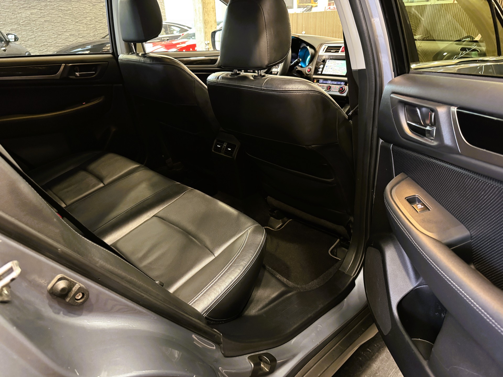 SUBARU Outback 2.5i Luxury AWD Lineartronic-image-18