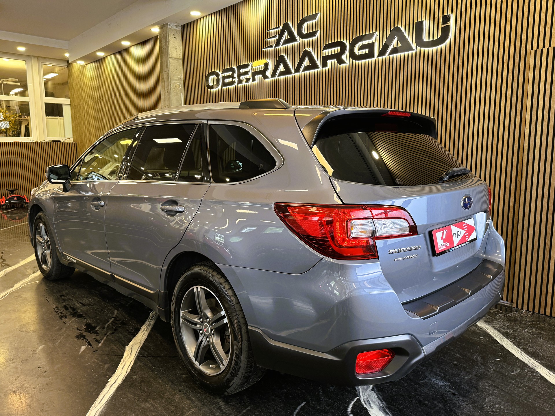 SUBARU Outback 2.5i Luxury AWD Lineartronic-image-3