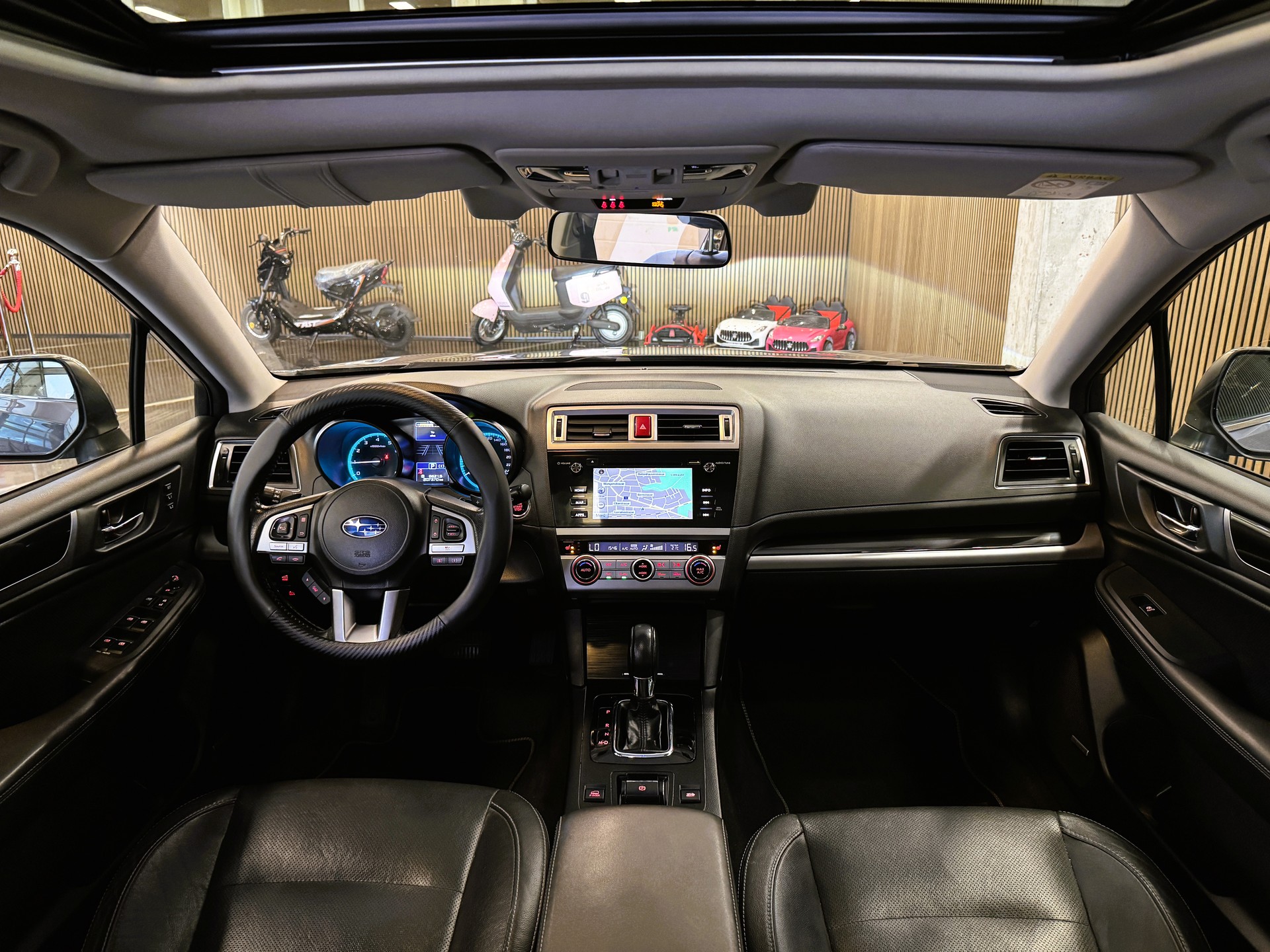 SUBARU Outback 2.5i Luxury AWD Lineartronic-image-16