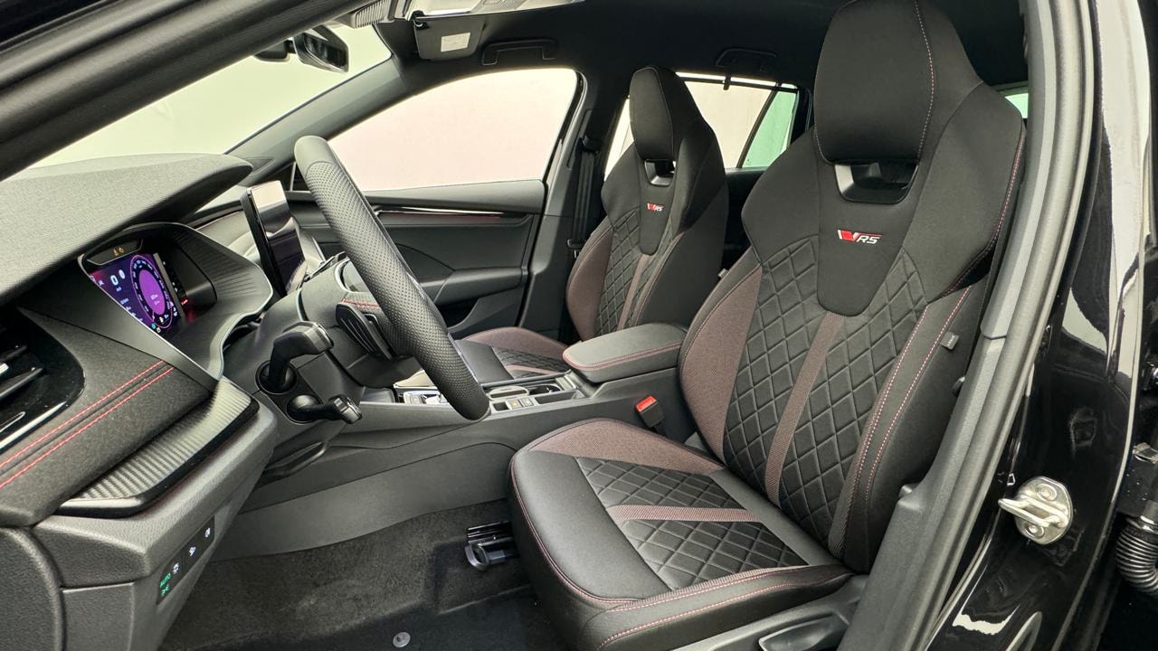 SKODA Octavia Combi 2.0 TSI DSG RS-image-4
