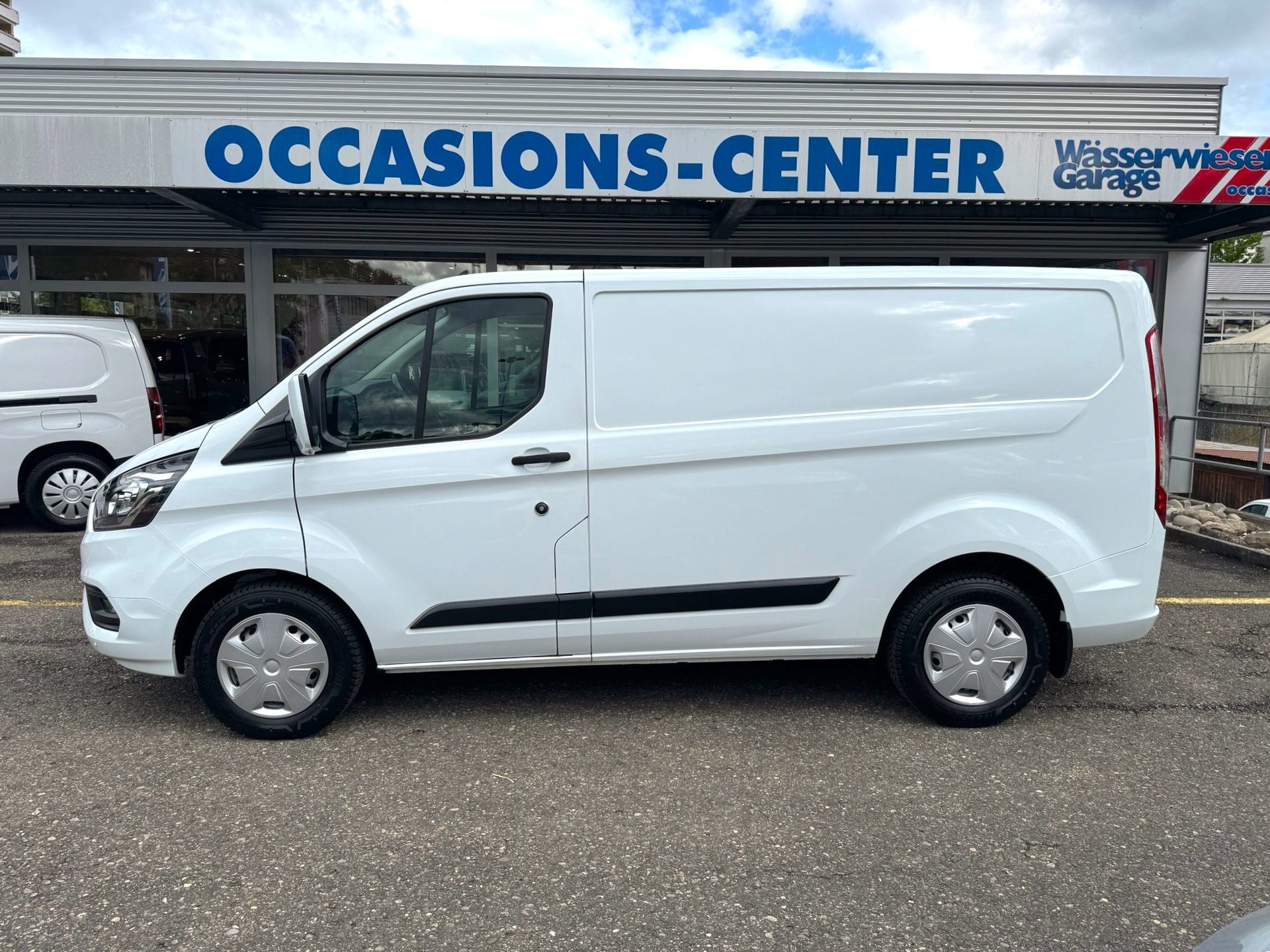 FORD Transit Custom Van 320 L1H1 Trend-image-11