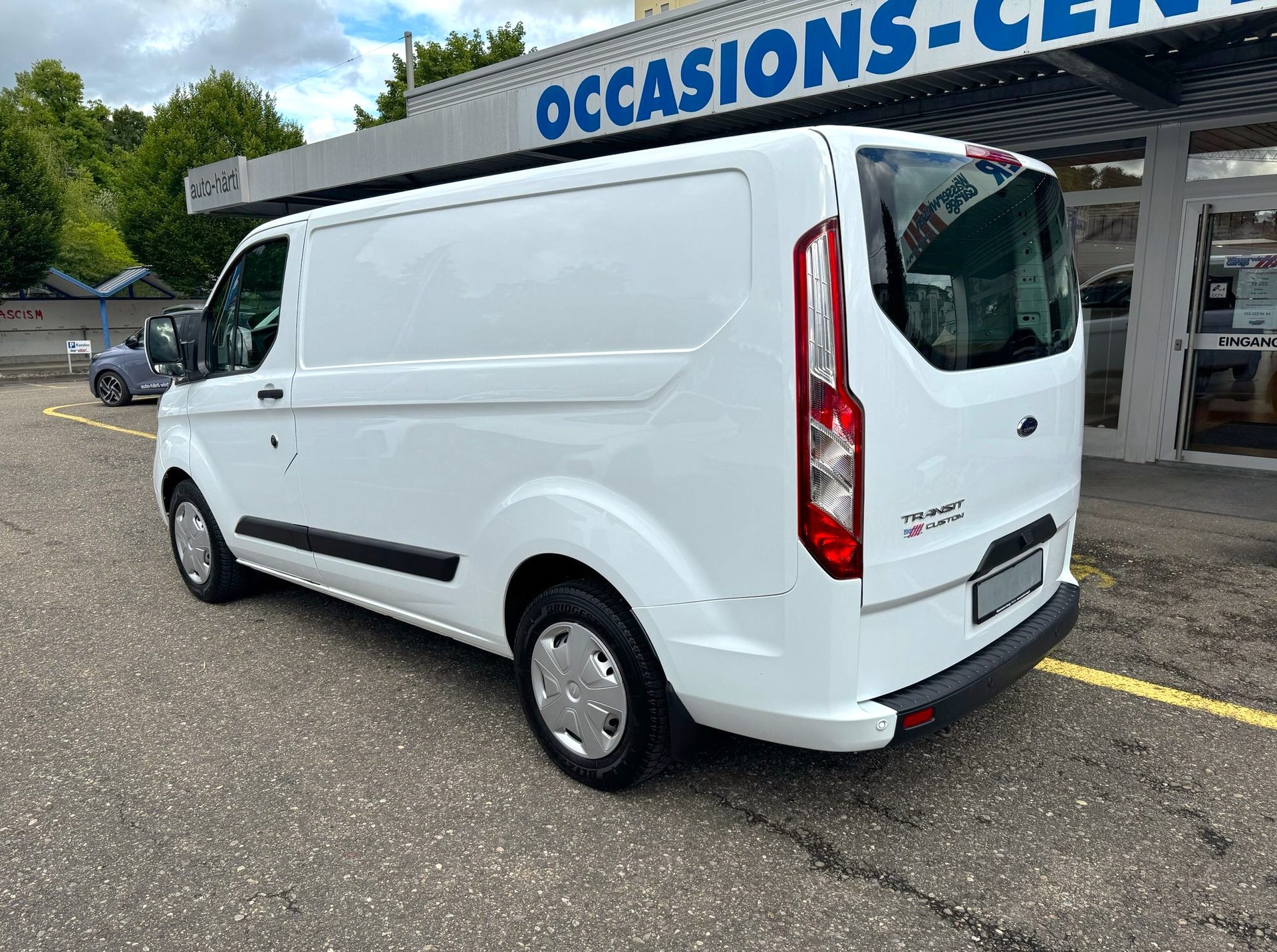 FORD Transit Custom Van 320 L1H1 Trend-image-12