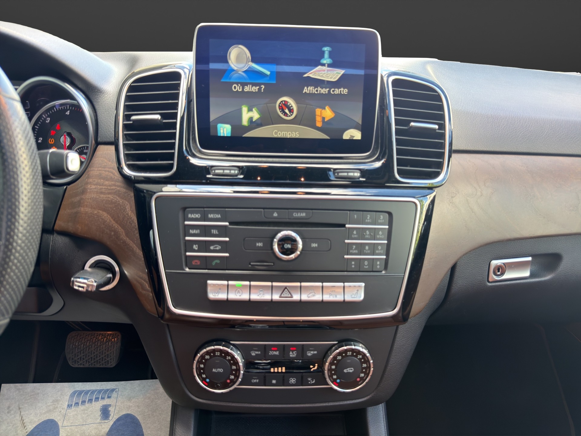 MERCEDES-BENZ GLE 250 d Executive 4Matic 9G-Tronic-image-13