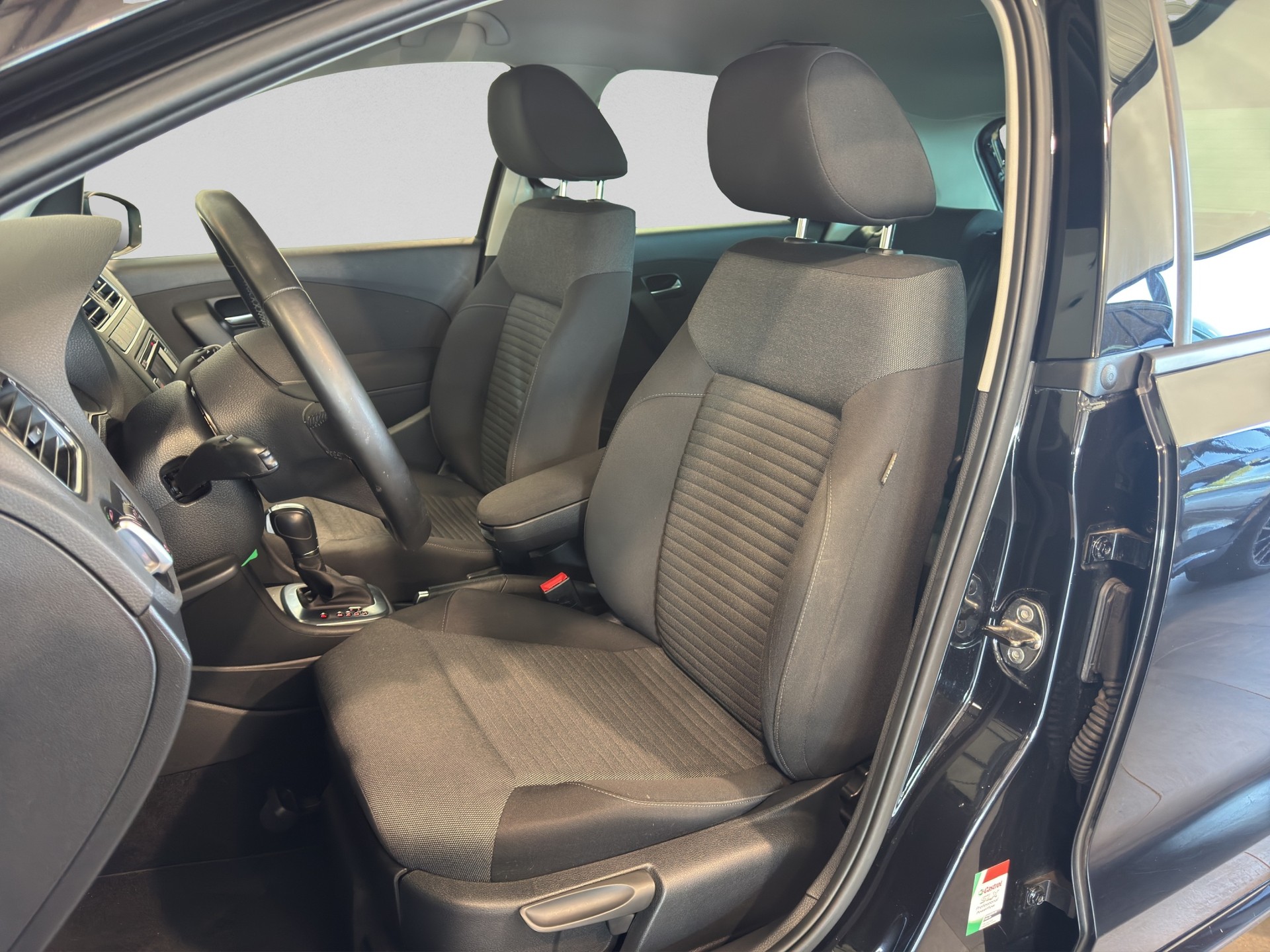 VW Polo 1.2 TSI TEAM DSG-image-8